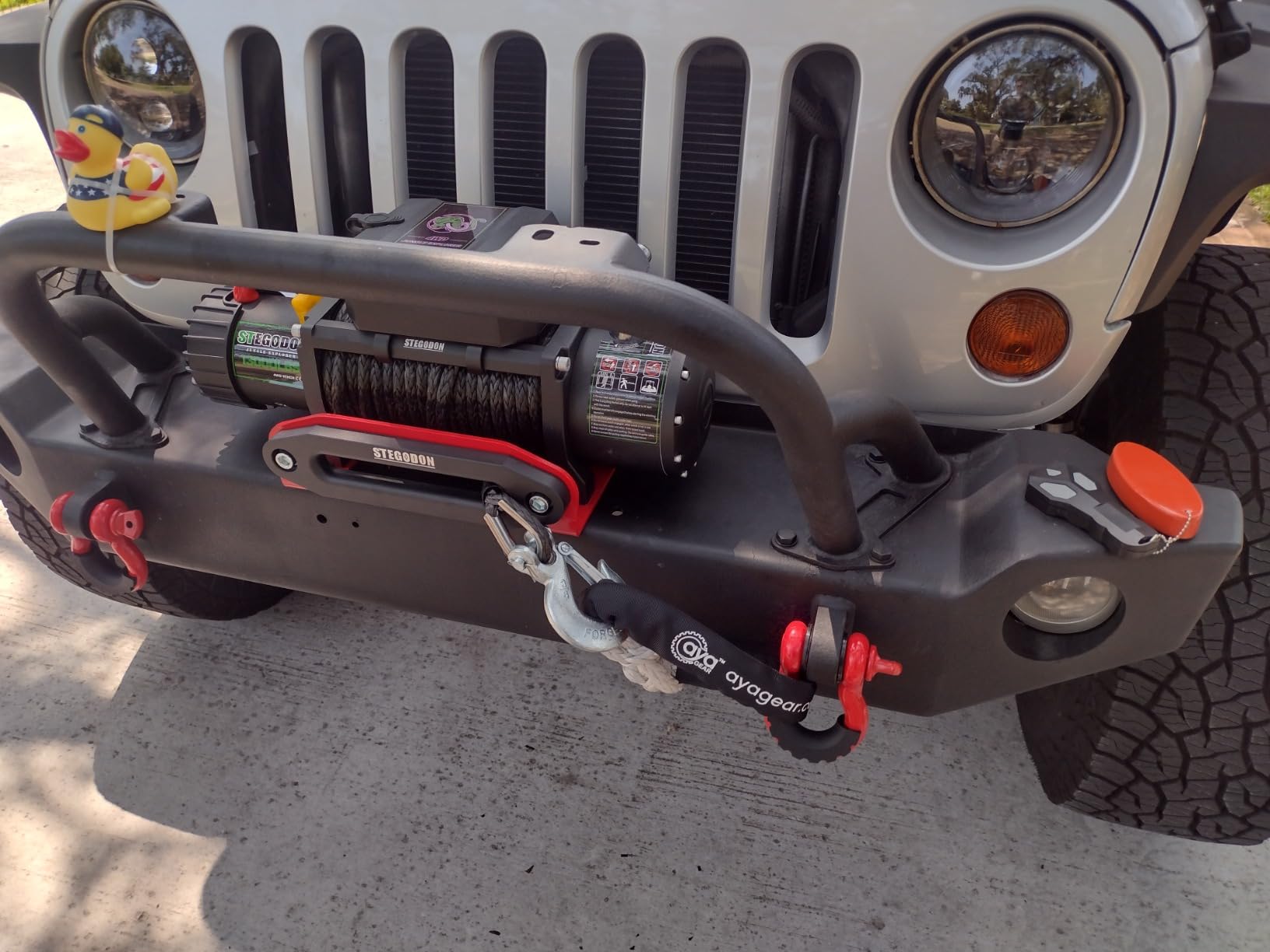 Winch 9500lb Winch 12V Waterproof Electric Winch Synthetic Rope Winch with Wireless Remote and Corded Control for Truck SUV Jeep Wrangler (Green Rope) customer photo 2