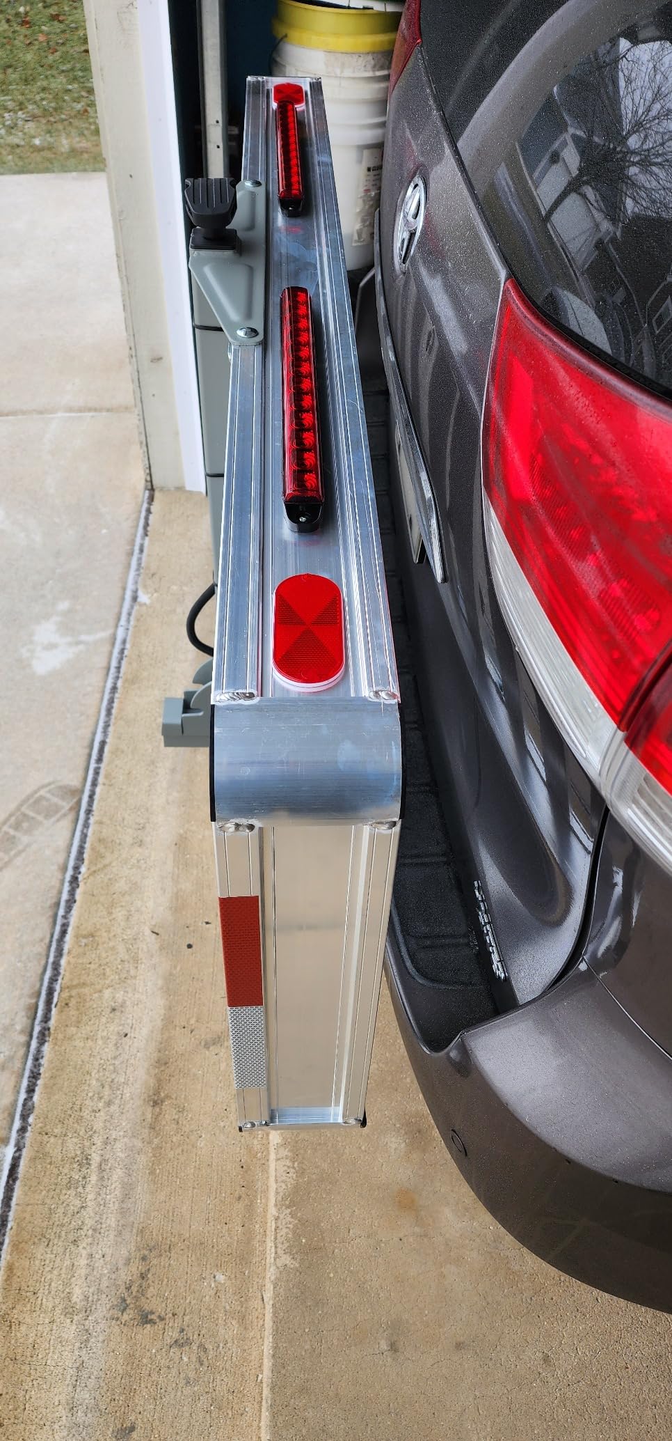 ELEVATE OUTDOOR Aluminum Cargo Carrier, 500 lb Cap, Folding Hitch Rack, 60
