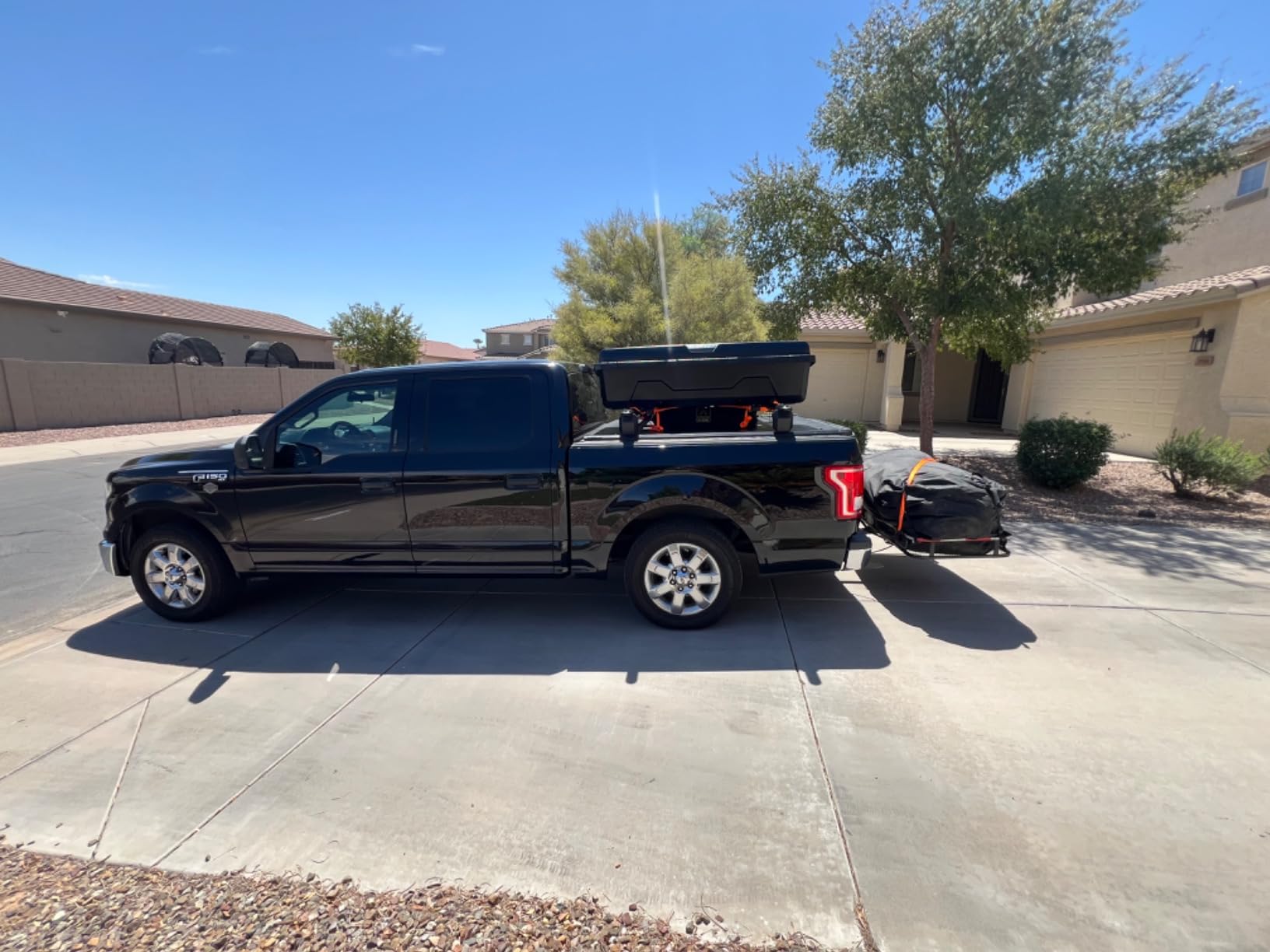 Yakima Hard Shell Cargo Box, Vehicle Rooftop Travel & Storage Gear Case, Carrier for Cartop or Truck Bed, 10 Cubic Feet, DeepSpace 10, Black customer photo 1
