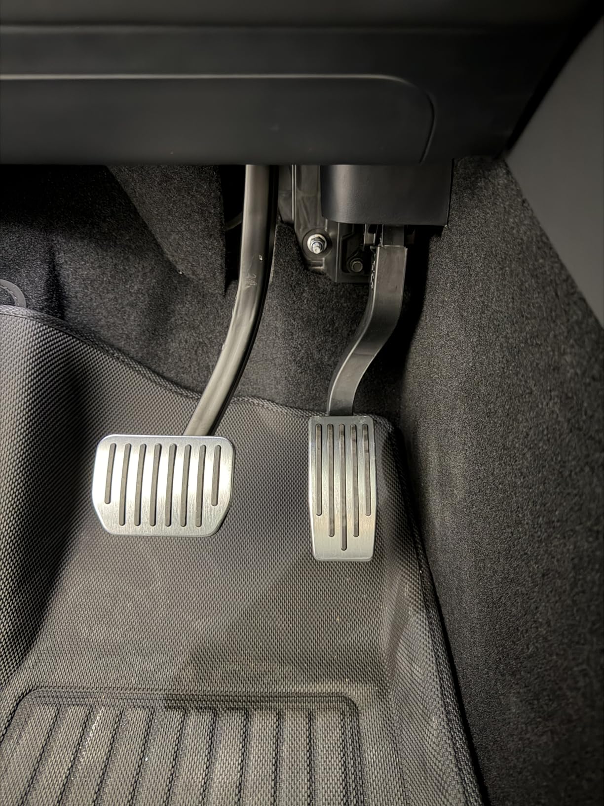Topfit for Tesla Performance Pedal Pads Cover Foot Aluminum Non-Slip Pedals for Model Y(Juniper) Model 3(Highland) and Tesla Model 3/Y 2017-2026 customer photo 1