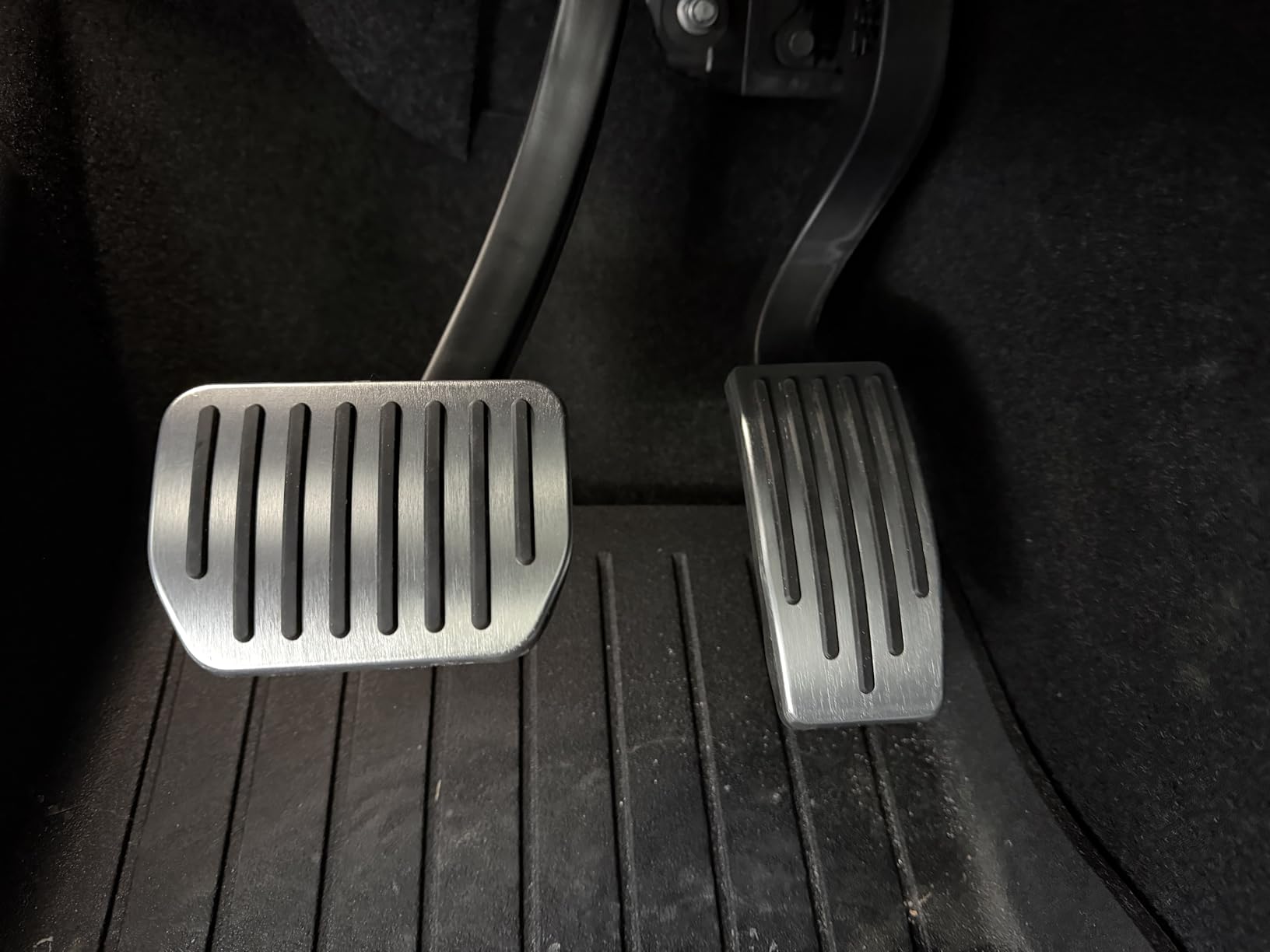 Topfit for Tesla Performance Pedal Pads Cover Foot Aluminum Non-Slip Pedals for Model Y(Juniper) Model 3(Highland) and Tesla Model 3/Y 2017-2026 customer photo 2