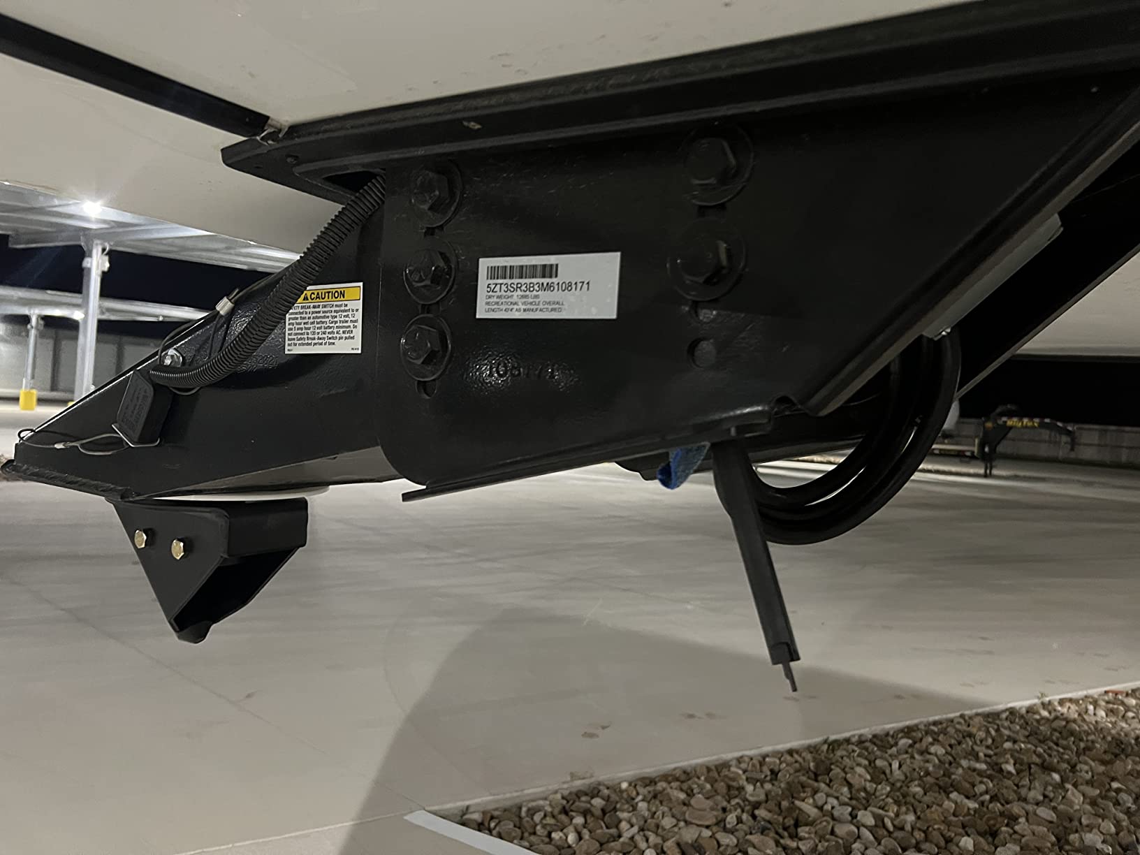 CURT 16600 CrossWing Lightweight 5th Wheel Hitch, 20,000 lbs customer photo 2