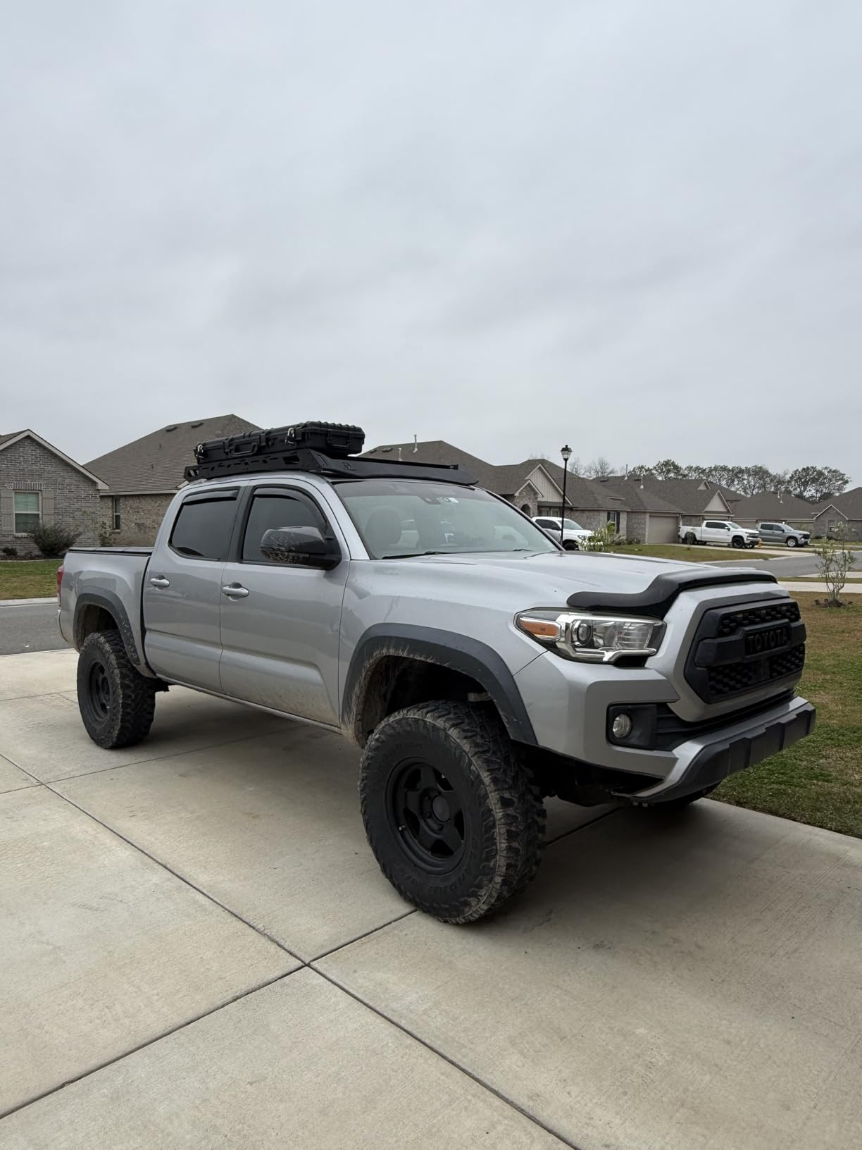 Tyger Auto Roof Rack Compatible with 2005-2023 Toyota Tacoma Double Cab, Upper Storage for Outdoors Gear, Paintable Accent Color Inserts customer photo 2