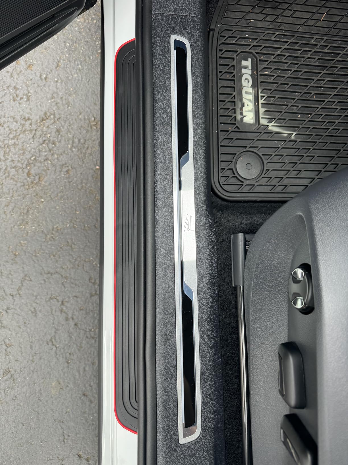 AICEL Car Door Sill Plate Protectors, 4 Pcs PVC Soft Rubber Front/Rear Door Sill Scuff Plate Guard customer photo 1