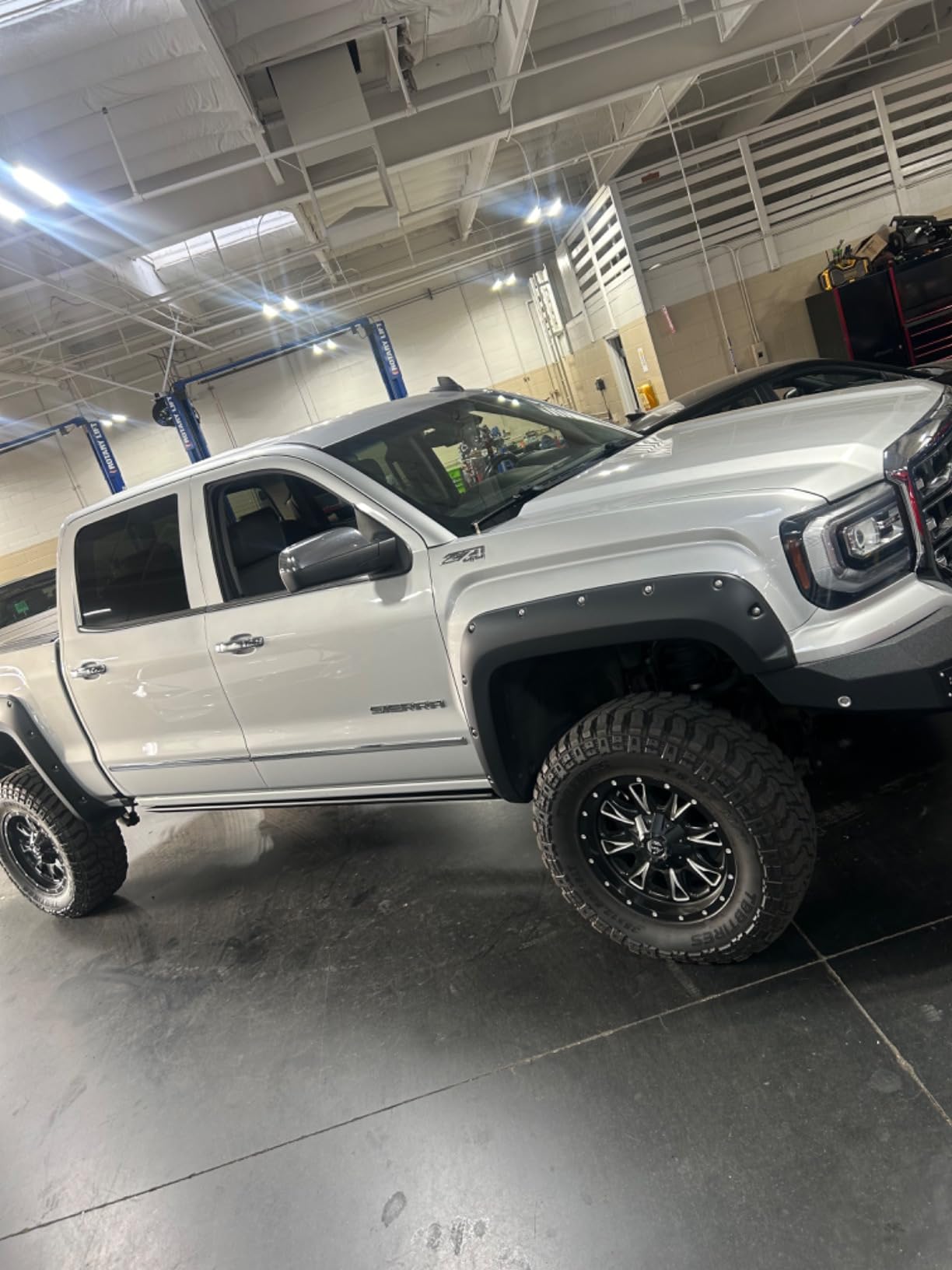 Rough Country Power Running Boards for Chevy Silverado & GMC Sierra 1500 / 2500HD / 3500HD Double Cab (2014-2019) - Automatic Retractable Electric Side Steps customer photo 2