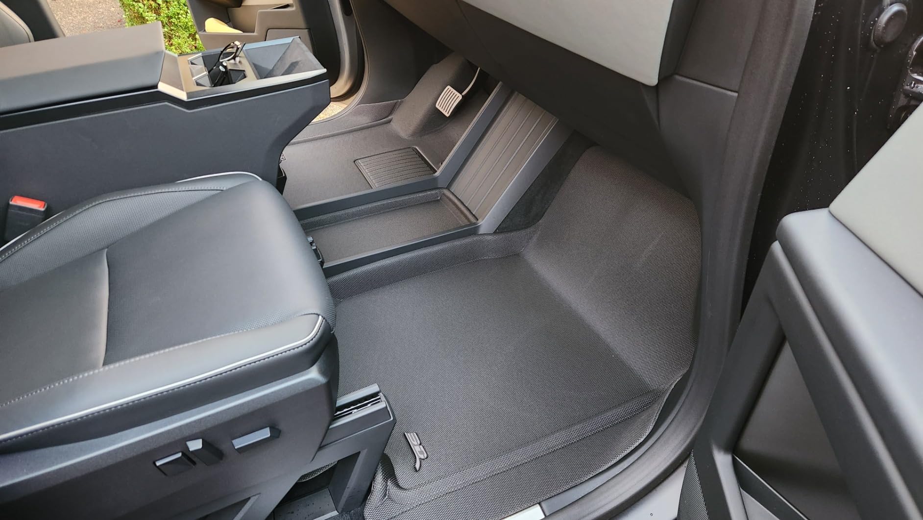 3D MAXpider Custom Fit Kagu Floor Mat (Black) Compatible with Tesla Cybertruck 2024-2026 - R1 R2 customer photo 2