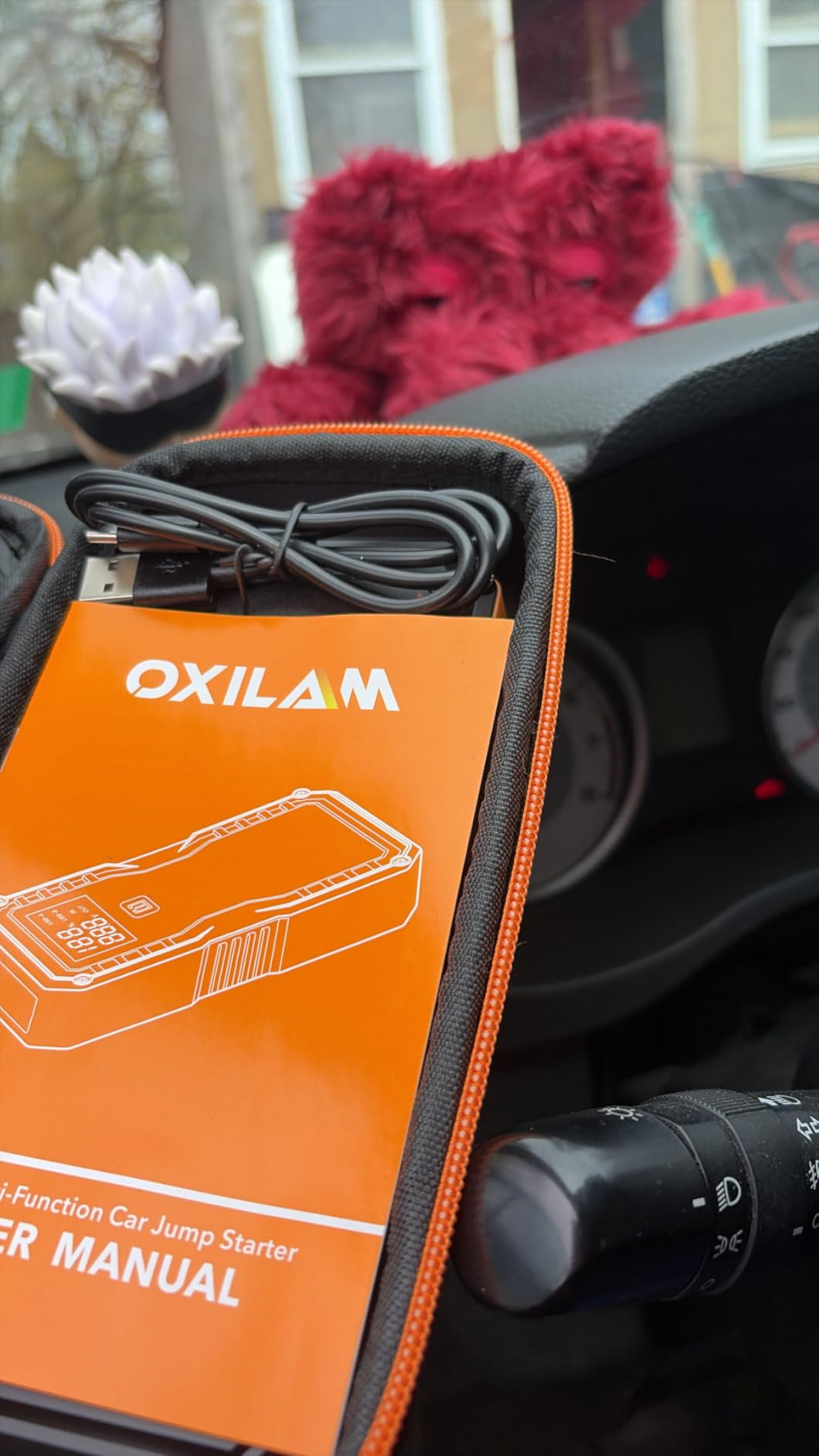 OXILAM Jump Starter 6000A for All Gas/12L Diesel, Car Battery Jumper Starter Portable, 12V Lithium Jump Box with Jumper Cables, LED Display, LED Light, Power Bank with USB, Type C Port customer photo 2