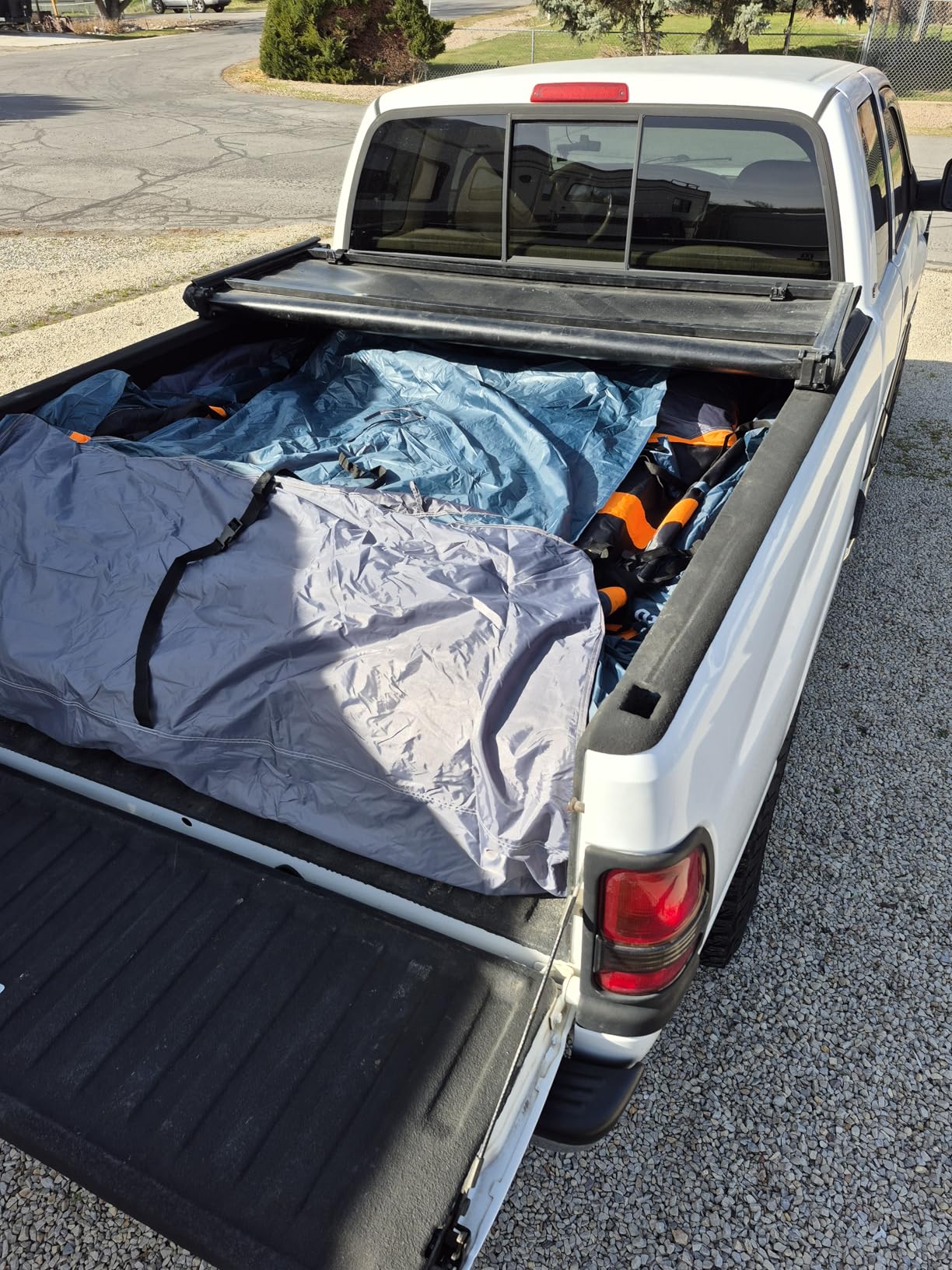Umbrauto Truck Bed Tent with Awning: 5.5-5.8FT PU3000mm Waterproof Tailgate Pickup Truck Tents, Easy Set-up for 2 Person, Fits Full Size Short Bed, Chevy, Dodge, Ford, GMC, Green customer photo 2
