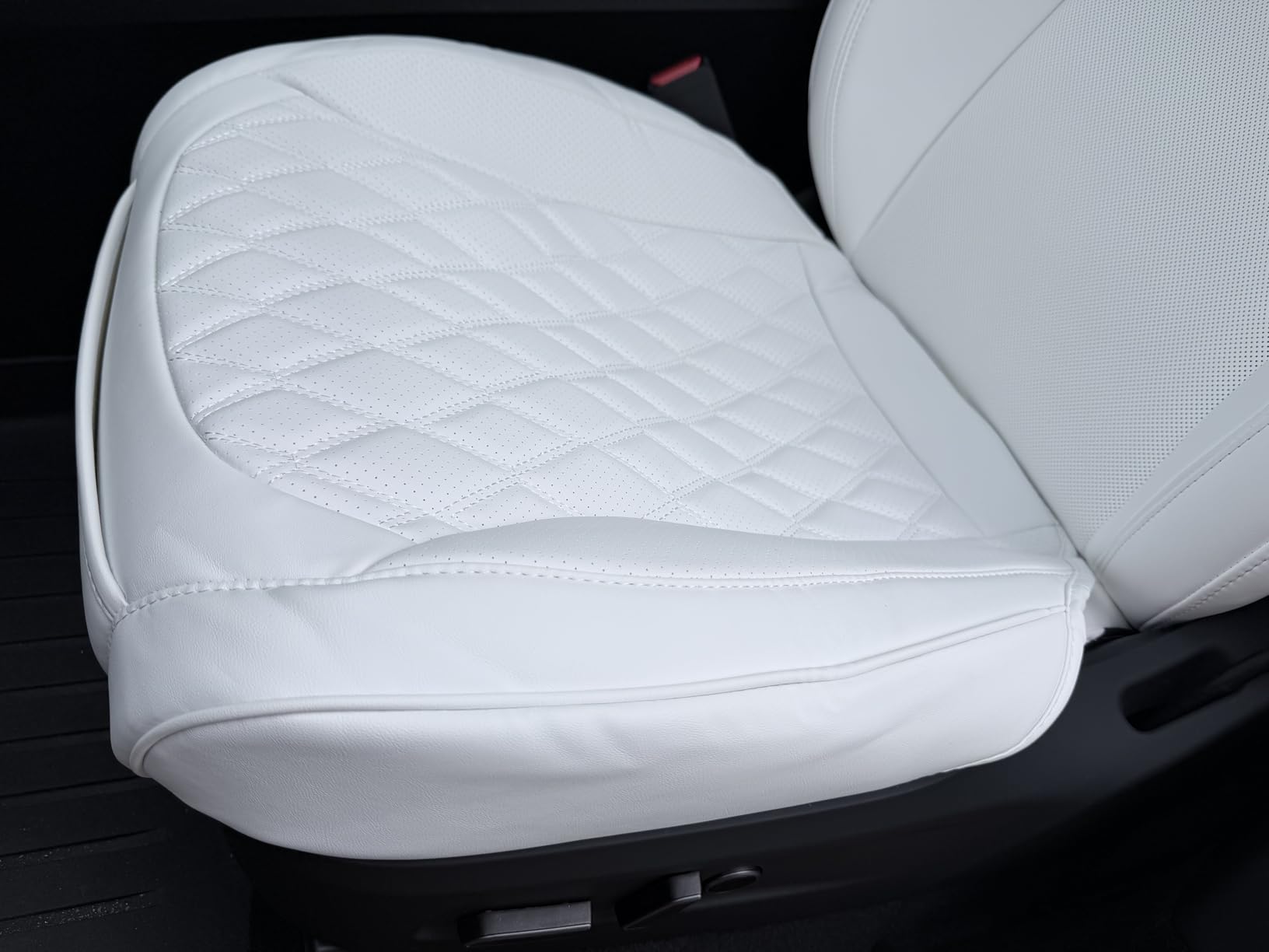 2 Pack Front Bottom Car Seat Cover, Luxury Leather Seat Covers Compatible with Tesla Model Y/3 2026 2025 2024-2020, Breathable and Waterproof Tesla Model Y/3 Accessories (White, 2Pcs) customer photo 2