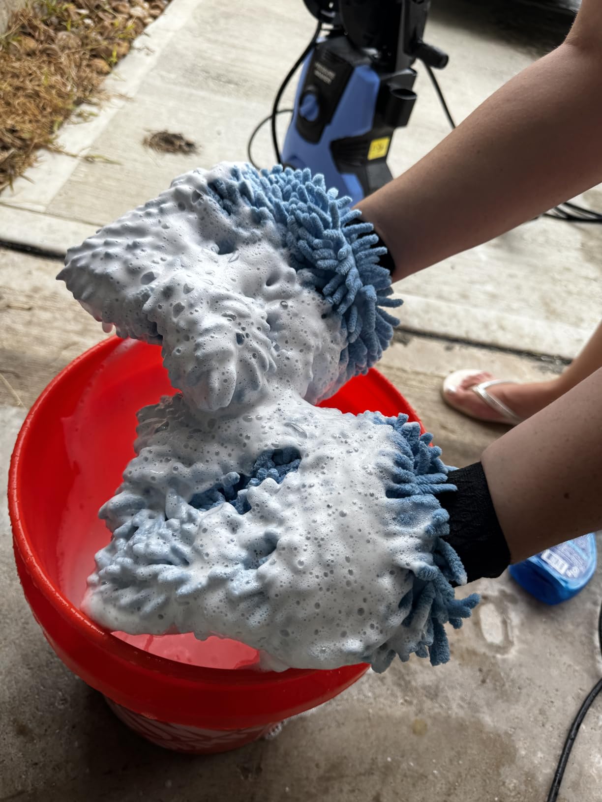 HOMEXCEL Car Wash Mitt, 2PK Chenille Microfiber Wash Mitt, Scratch-Free & Lint-Free, Rich Foam, Highly Absorbent, Double Sided, Blue customer photo 1