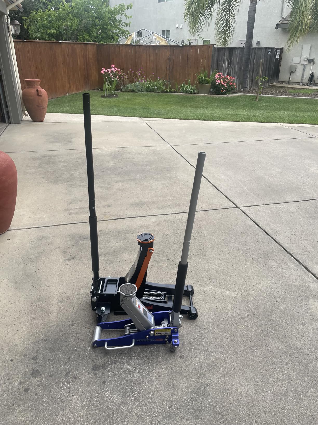 AV Steel Low Profile Floor Jack 3 Ton (6600 lbs), Heavy Duty Hydraulic Jack with Dual Pistons Quick Lift Pump, Car Floor Jack with Lifting Range 3-1/8'' to 19-7/8'' customer photo 1