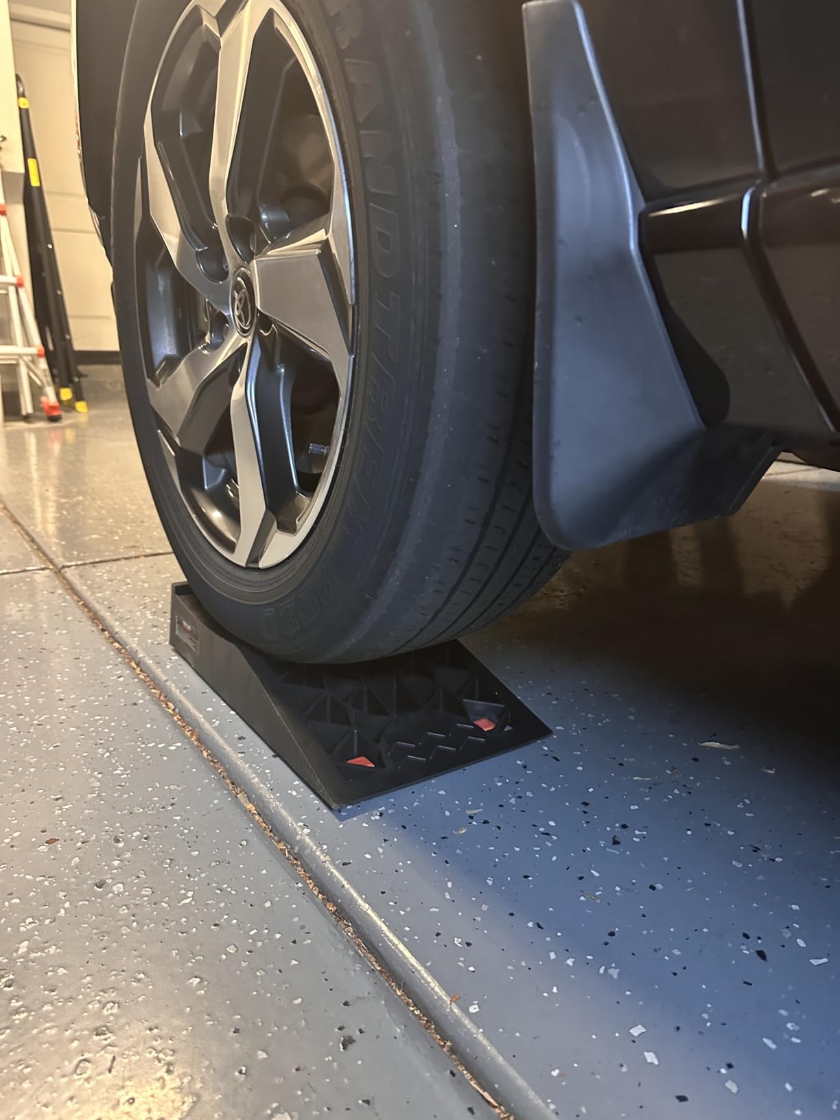 Car Ramps for Oil Changes and Lift, Portable Low Profile Car Ramps for Garage, Heavy Duty Tire Ramps for Low Chassis Cars and Support Jack, 2pcs customer photo 1