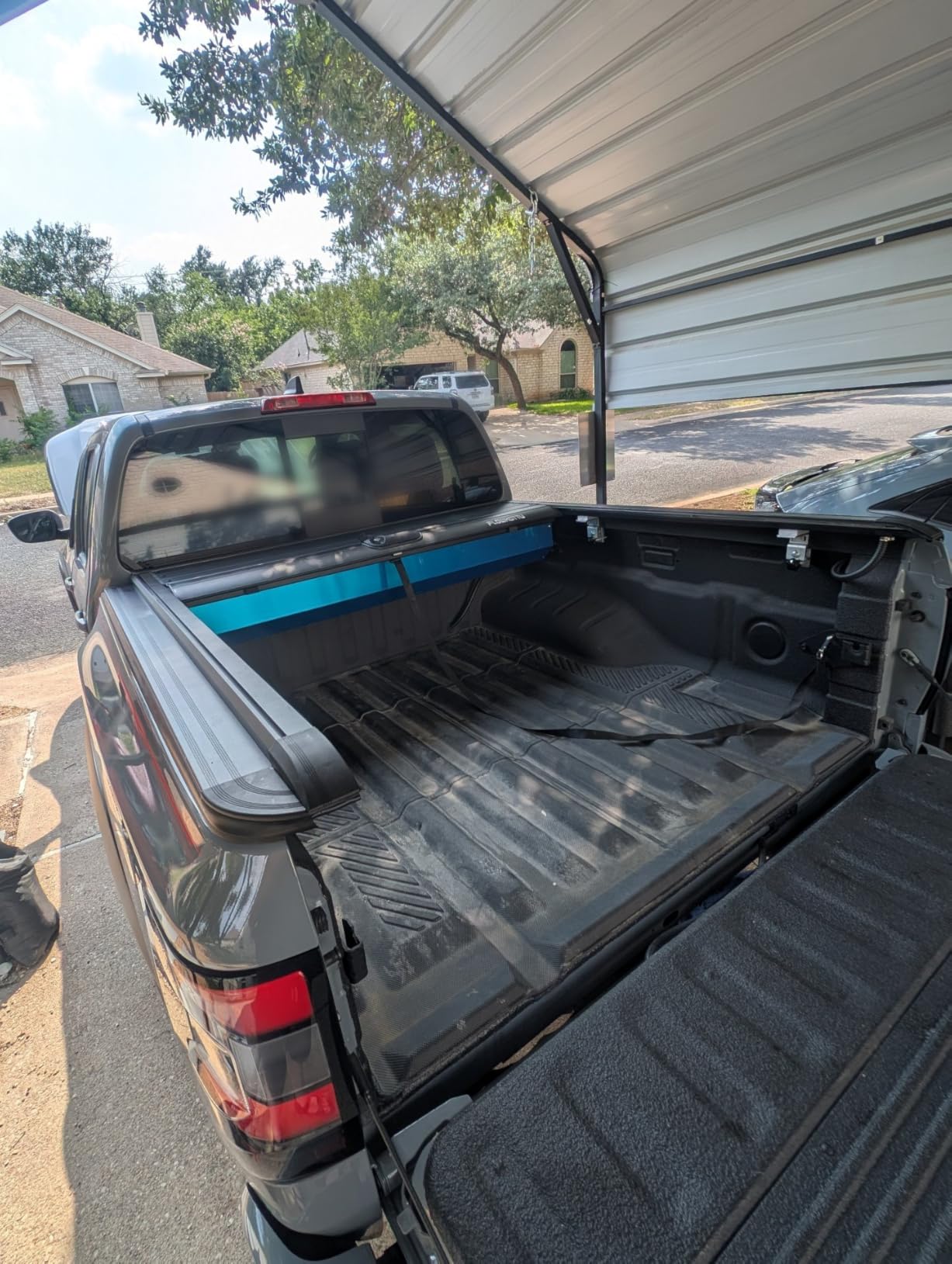 Flowkottu Retractable Hard Tonneau Cover Fits 2005-2026 Nissan Frontier Truck Bed w/o Track Rail (NO Mexico) (5 FT) customer photo 1