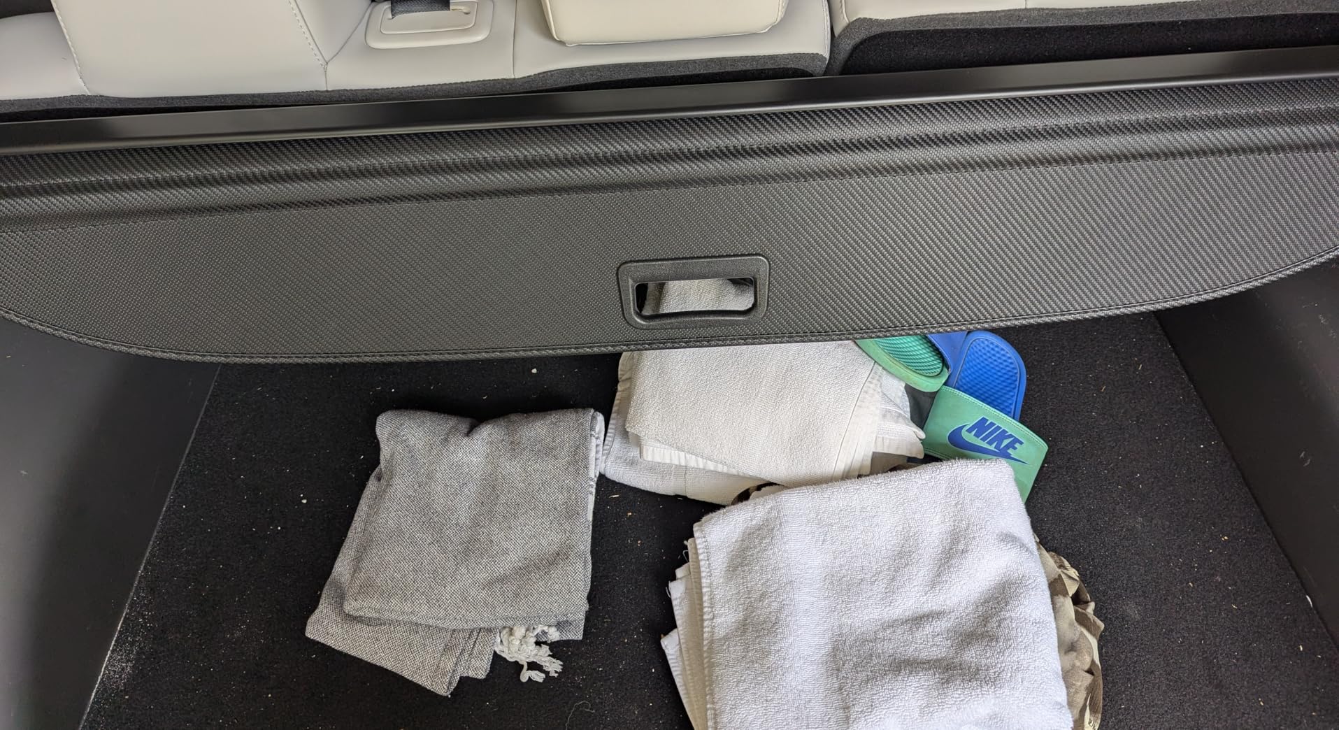 Trunk Cargo Cover for Hyundai Ioniq 5 2026 2025 2024 2023 2022, with Carbon Fiber Texture, Anti-Peeping Retractable Security Shade for Privacy, Ioniq 5 Accessories customer photo 2