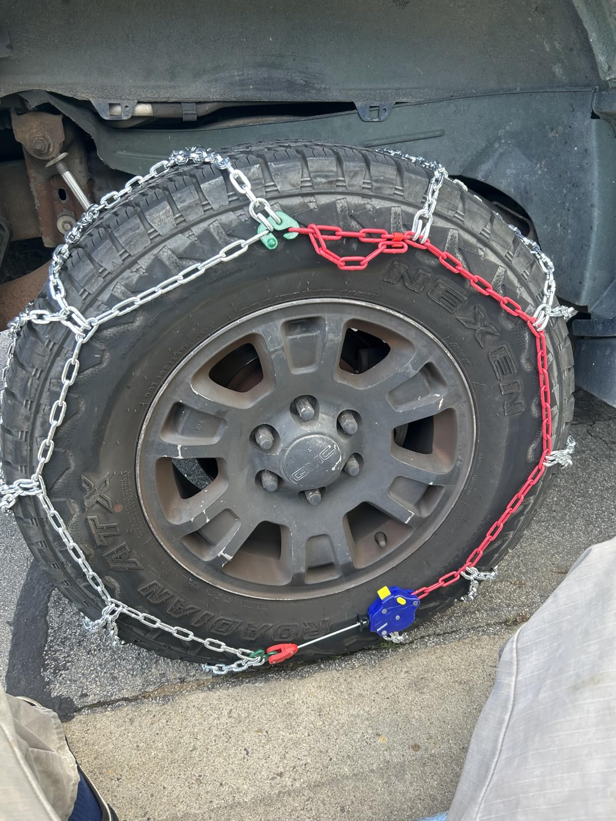 Snow-Chains Auto Fixing 1 Min Quick Installation Tire-Chains, Heavy-Duty Emergency Tire Traction Chain for Pickup Trucks and Off-road SUV Car Tires 235 245 255 265 275 - Set of 2 (HYR-S) customer photo 1