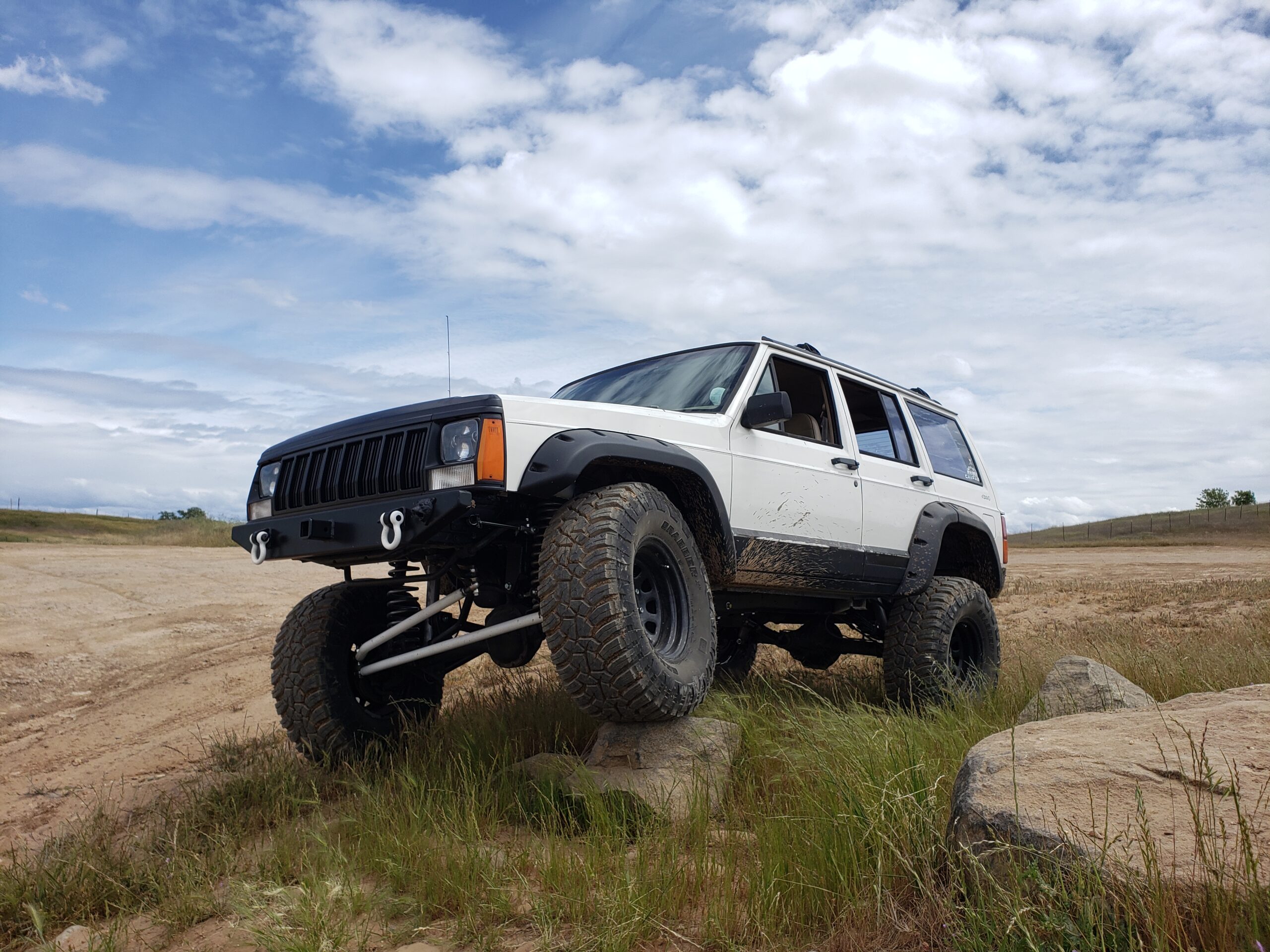PIT66 Fender Flares Compatible With Jeep JK Wrangler 2007-2018 2/4 door Model, Unlimited, Rubicon Unlimited Smooth Matte Pocket Riveted Style Wheel Flares With LED 4pcs customer photo 2