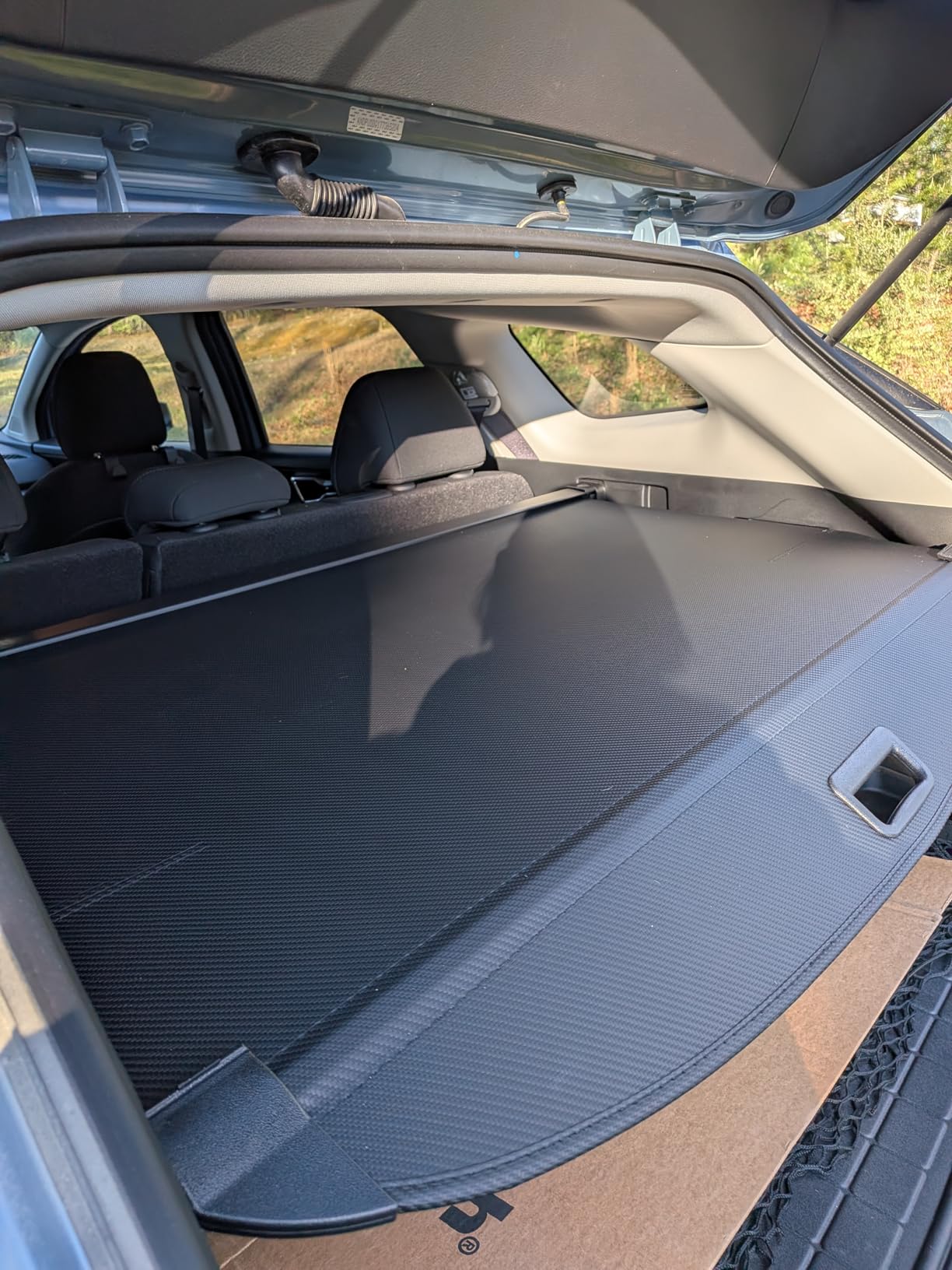 AUXKO Retractable Cargo Cover for Hyundai Ioniq 5 2026 2025-2022 with 4PCS Headrest Hooks, Trunk Cover Luggage Security Shade Cover Shielding Shade Anti-Peeping Luggage Privacy Screen, Carbon Fiber customer photo 2