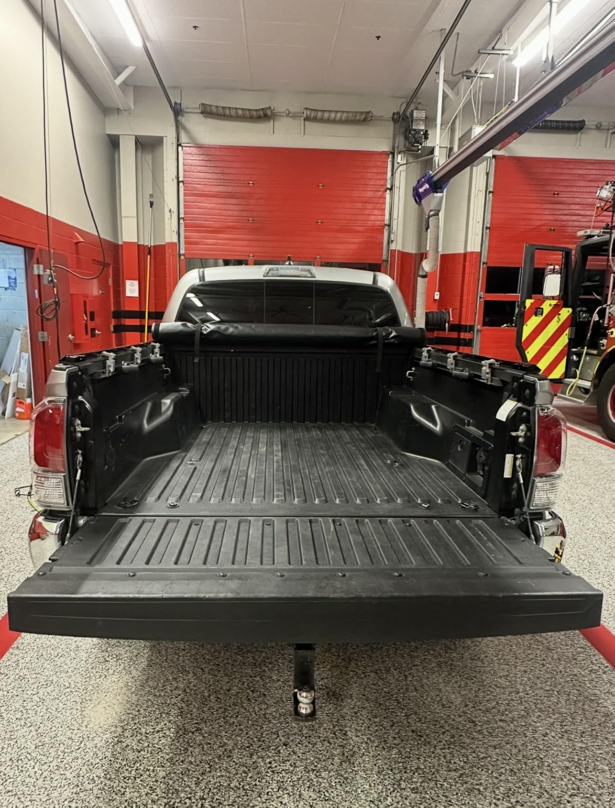 RHOBRA Soft Roll-Up Tonneau Cover for Chevy Silverado Sierra 1500 5.8ft Bed | Compatible with 2019-2026 Chevy Silverado/GMC Sierra 1500 New Body, Weather Resistant, Full Bed Access, Easy to Install customer photo 2
