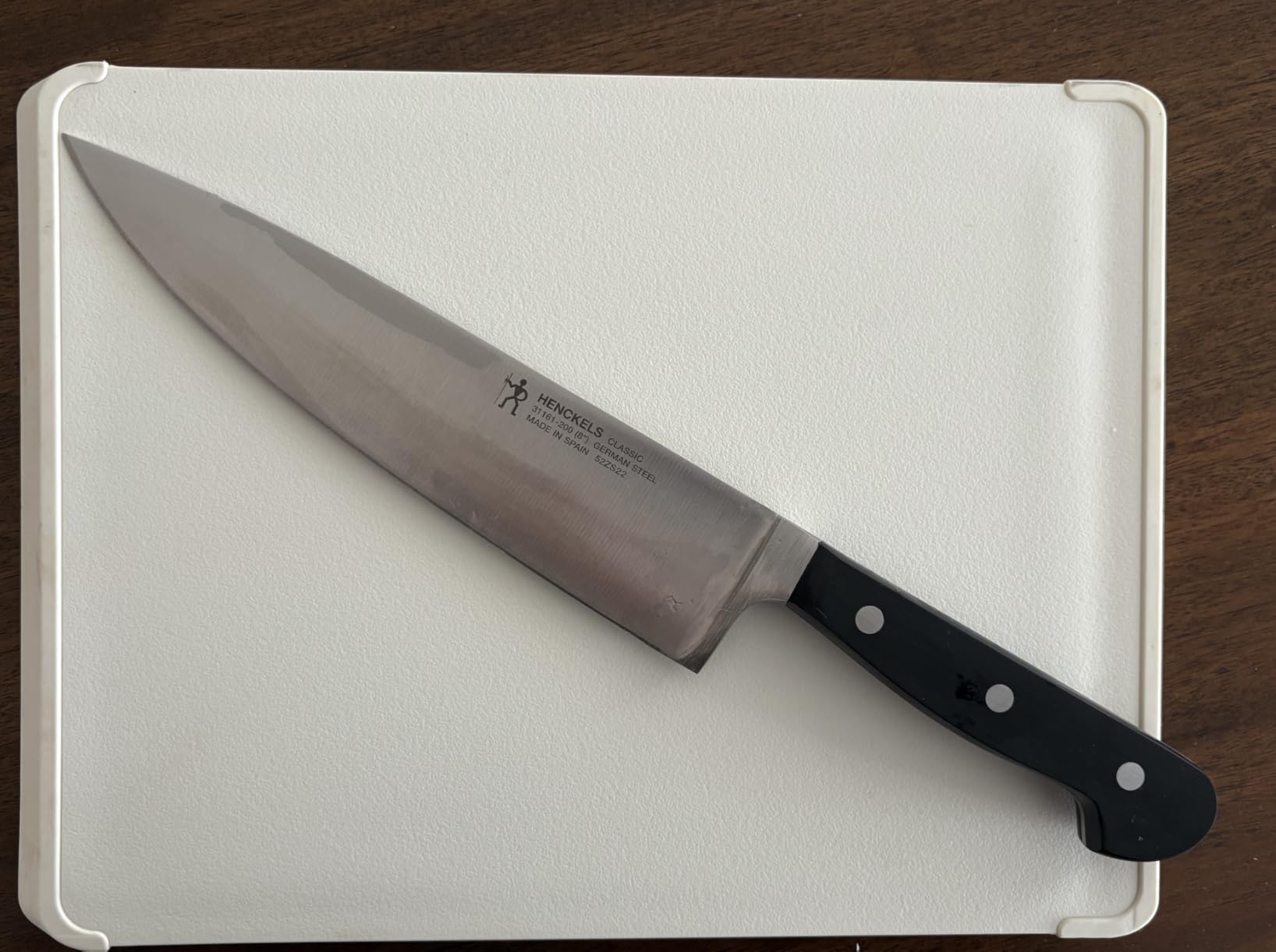 HENCKELS Classic 8-Inch Chef Knife, Razor-Sharp, German Engineered | Fully Forged Construction Provides Balance with Traditional Triple-Rivet Handles customer photo 1
