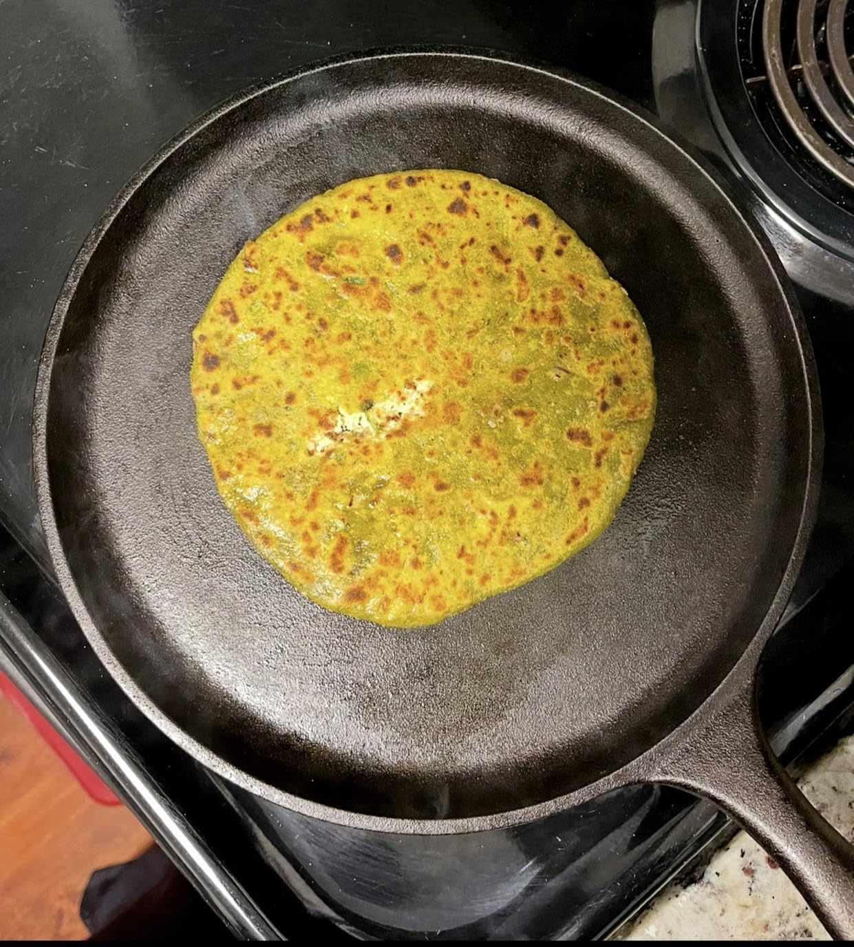 Lodge Round Seasoned Cast Iron Griddle 10.5 Inches - Round-Shaped, Pre-Seasoned Iron Griddle Pan - Non-Toxic, PFAS-Free Cookware - Compatible with Stovetop, Oven, Grill, or Campfire customer photo 1