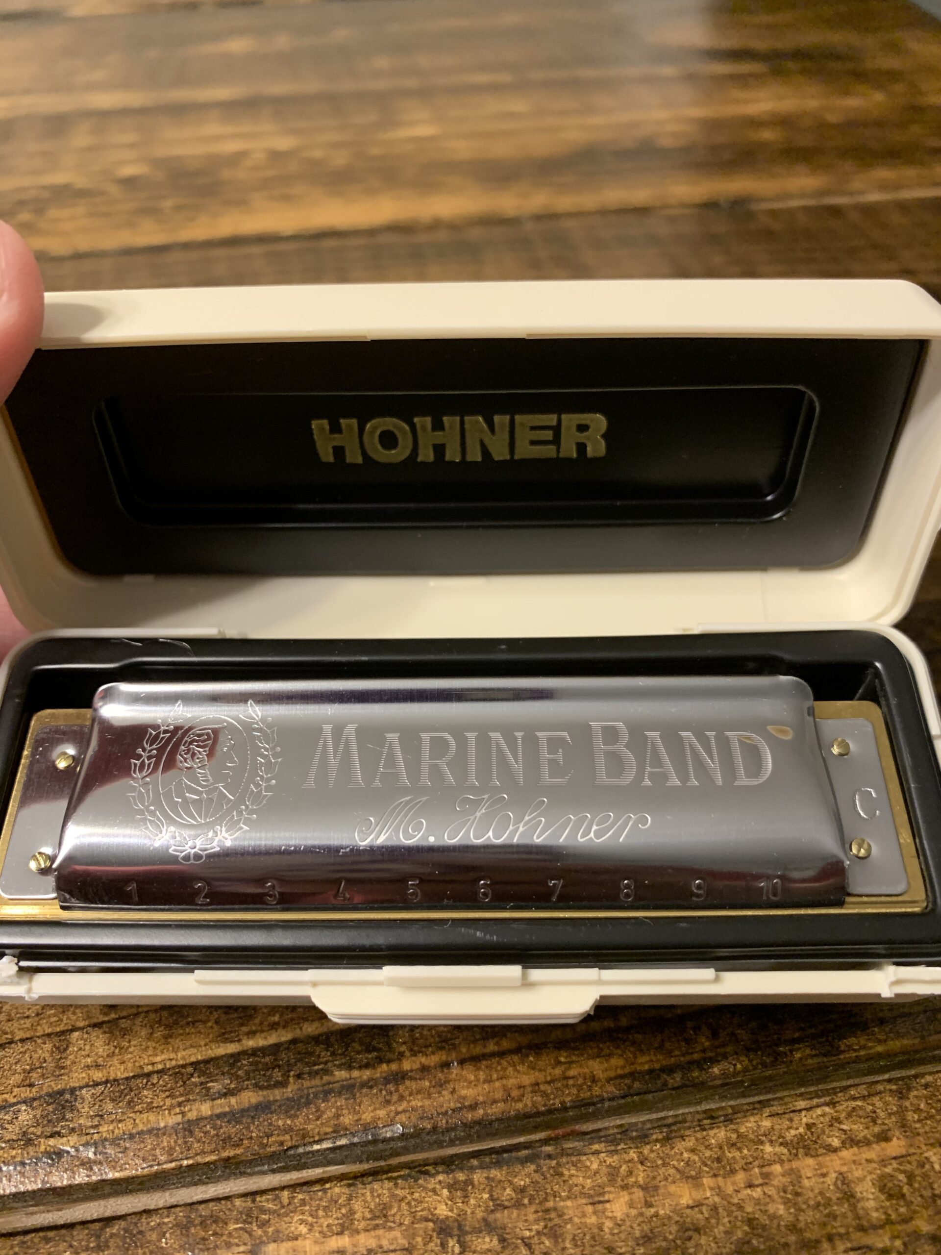 Hohner Marine Band 1896bx C Harmonica, Key of C, 0.9mm Brass Reeds | 10-Hole Marine Band 1896, 0.9mm Brass Reedplates, Lacquered Pearwood Comb, Stainless Steel Covers customer photo 2