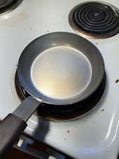 Mauviel M'Steel Black Carbon Natural Nonstick Frying Pan With Iron Handle, 11-in, Suitable For All Cooking Surfaces, Made in France customer photo 1