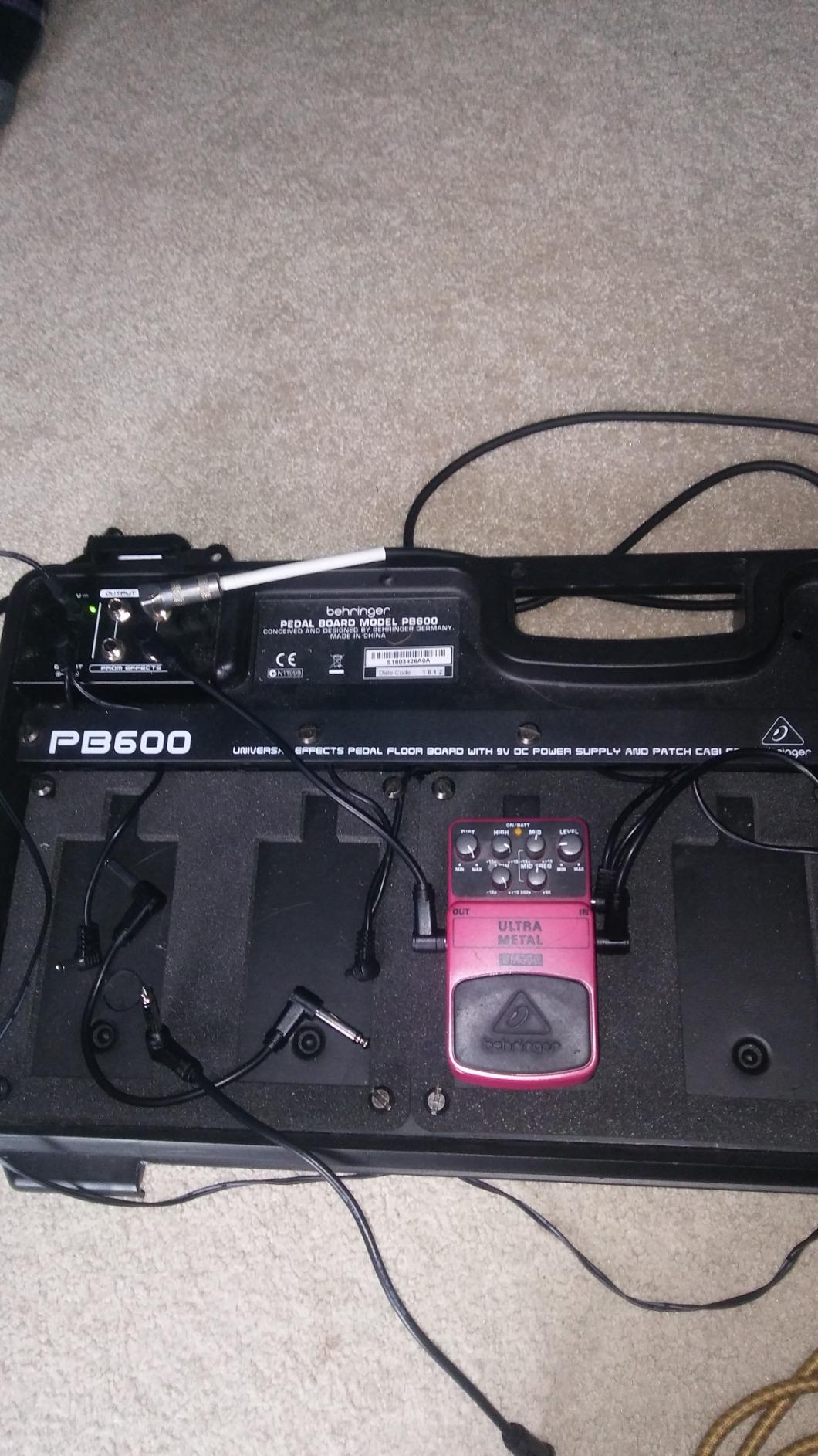 Behringer ULTRA METAL UM300 Heavy Metal Distortion Instrument Effect Pedal, Pink customer photo 2