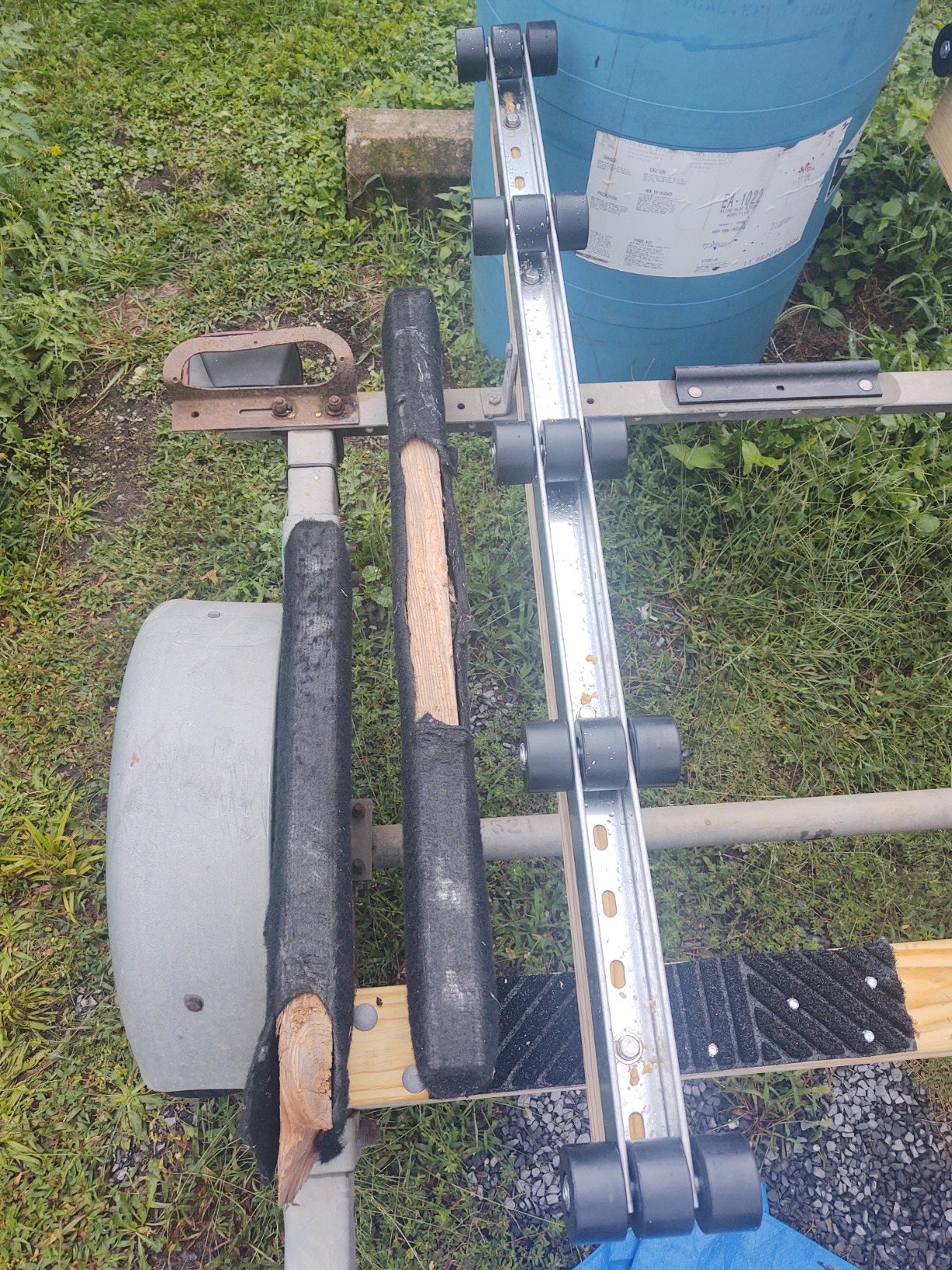 Dutton-Lainson Galvanized Roller Bunk (6387) - 4' Boat Trailer Bunk with 30 Non-Marking Rollers customer photo 1