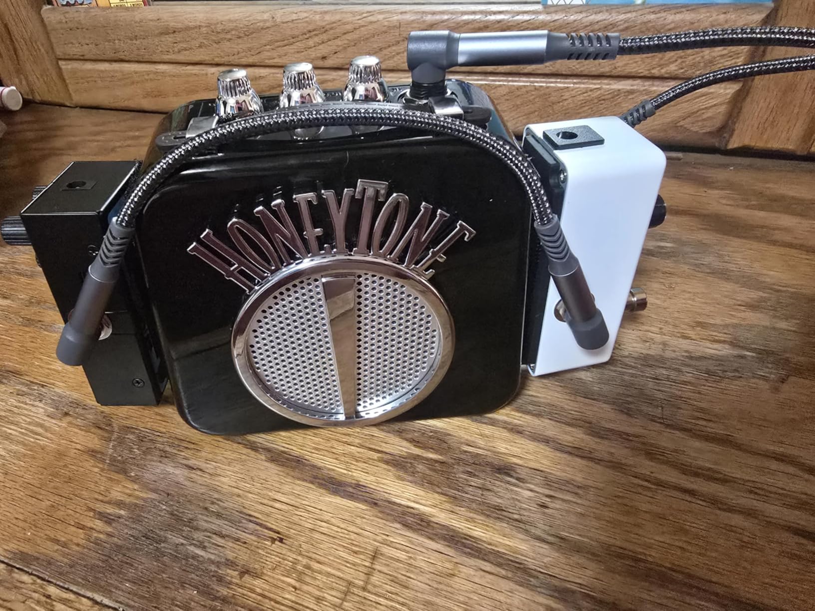 Danelectro Honeytone N-10 Guitar Mini Amp, Black with belt clip customer photo 1