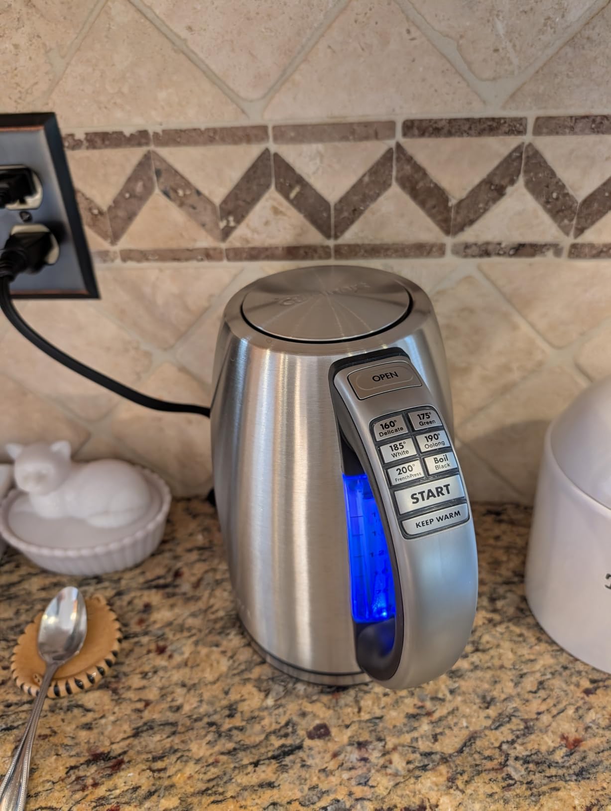 Cuisinart Electric Kettle, 1500W Fast Heating, 6 Temp Presets, 1.7L | Bring water to a boil with Cuisinart PerfecTemp cordless electric tea kettle, includes auto shutoff & 360° base, CPK-17P1 customer photo 1