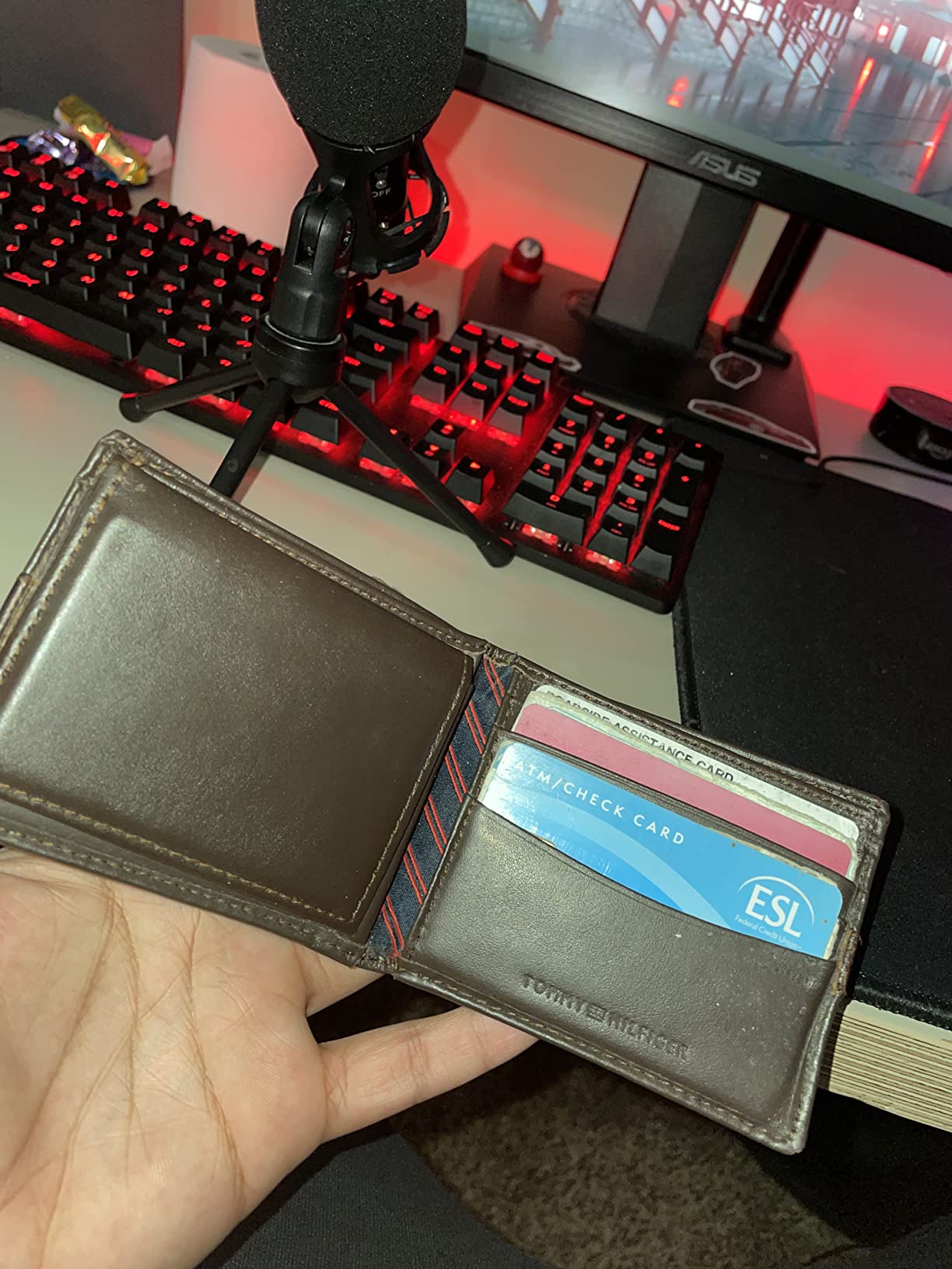 Tommy Hilfiger Men's Leather Orson RFID Bifold Wallet with Removable Passcase customer photo 2