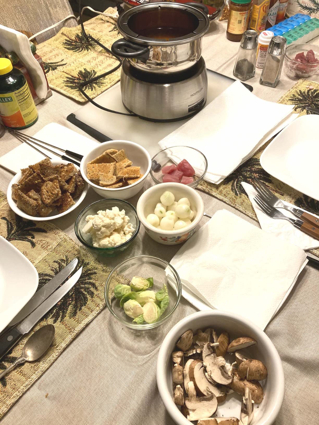 Nostalgia FPS200 6-Cup Stainless Steel Electric Fondue Pot with Temperature Control, 6 Color-Coded Forks and Removable Pot customer photo 2