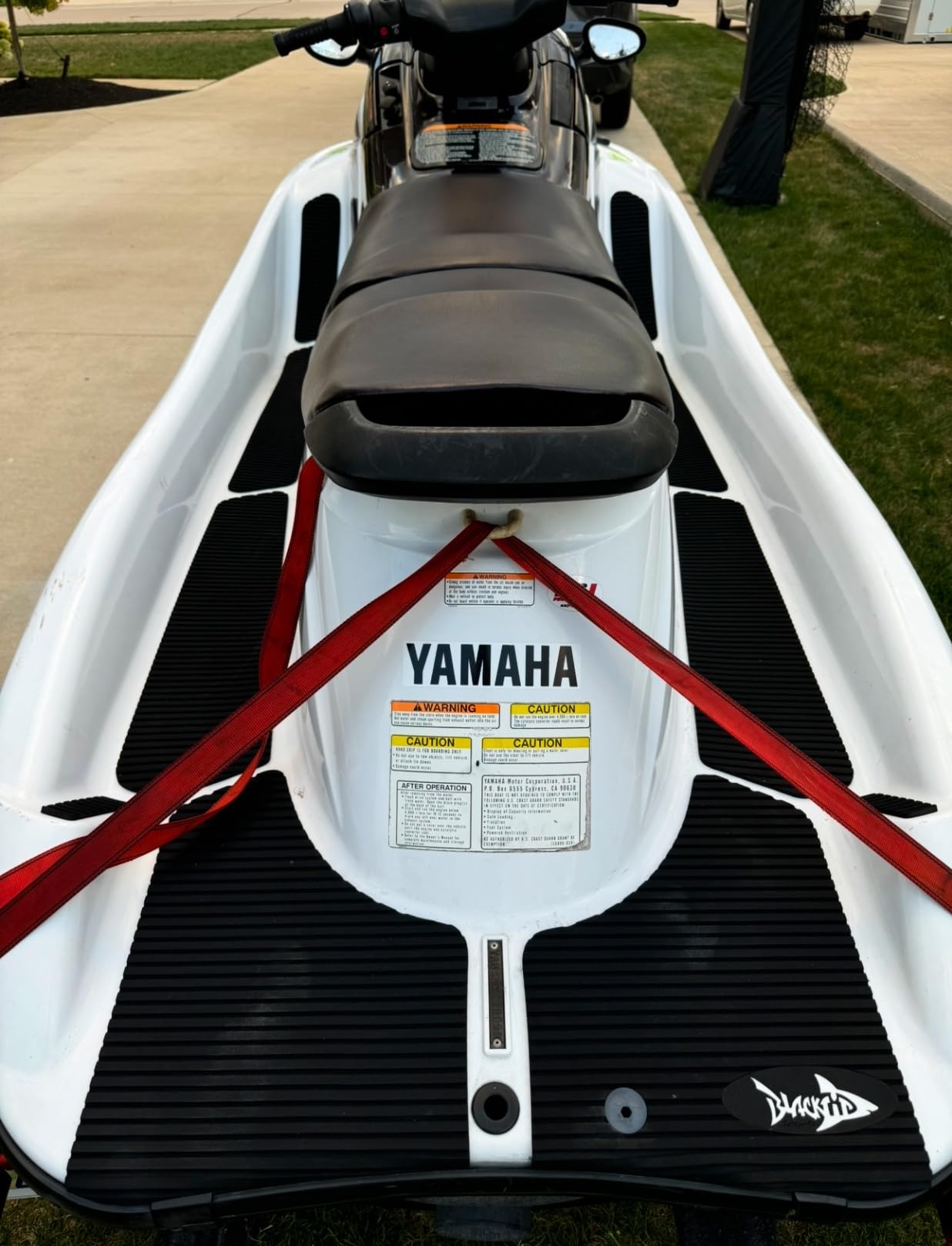 BlackTip Jetsports Traction Mat Compatible with Yamaha 00-04 XL/XLT 800/99-05 XL/XLT 1200 LTD (Black) customer photo 2
