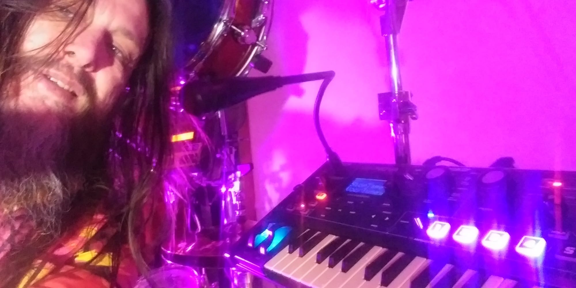 Novation MiniNova Analog Modeling Synthesizer | USB, 37 Mini Keys, Analog Modeling, 18-Voice Polyphony, Built-In Vocoder, 256 Presets, 5 Effects Per Voice, Animate Buttons customer photo 2