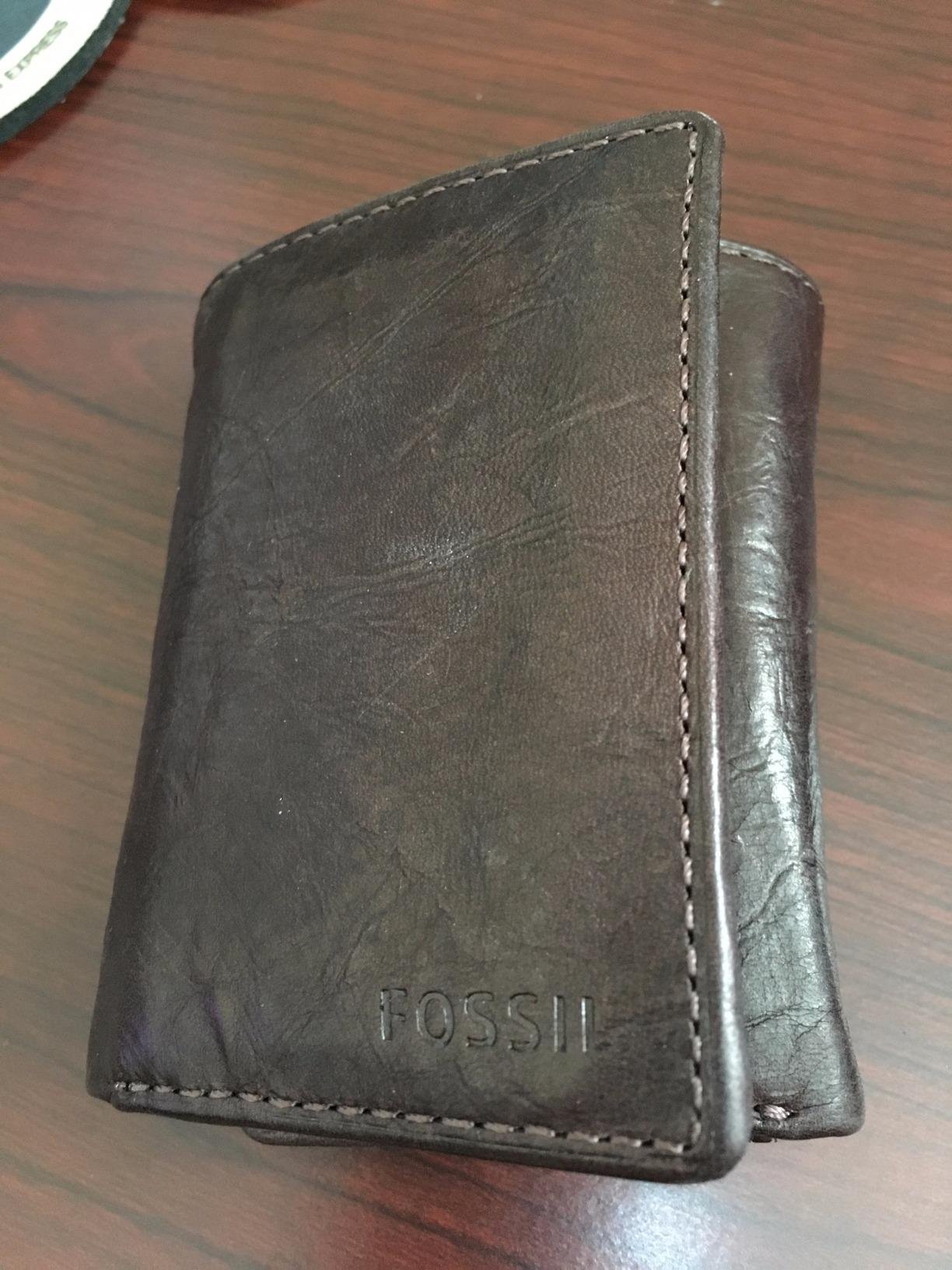 Fossil Men's Ingram Leather Trifold with ID Window Wallet, Leather Trifold Wallet for Men, Brown customer photo 1