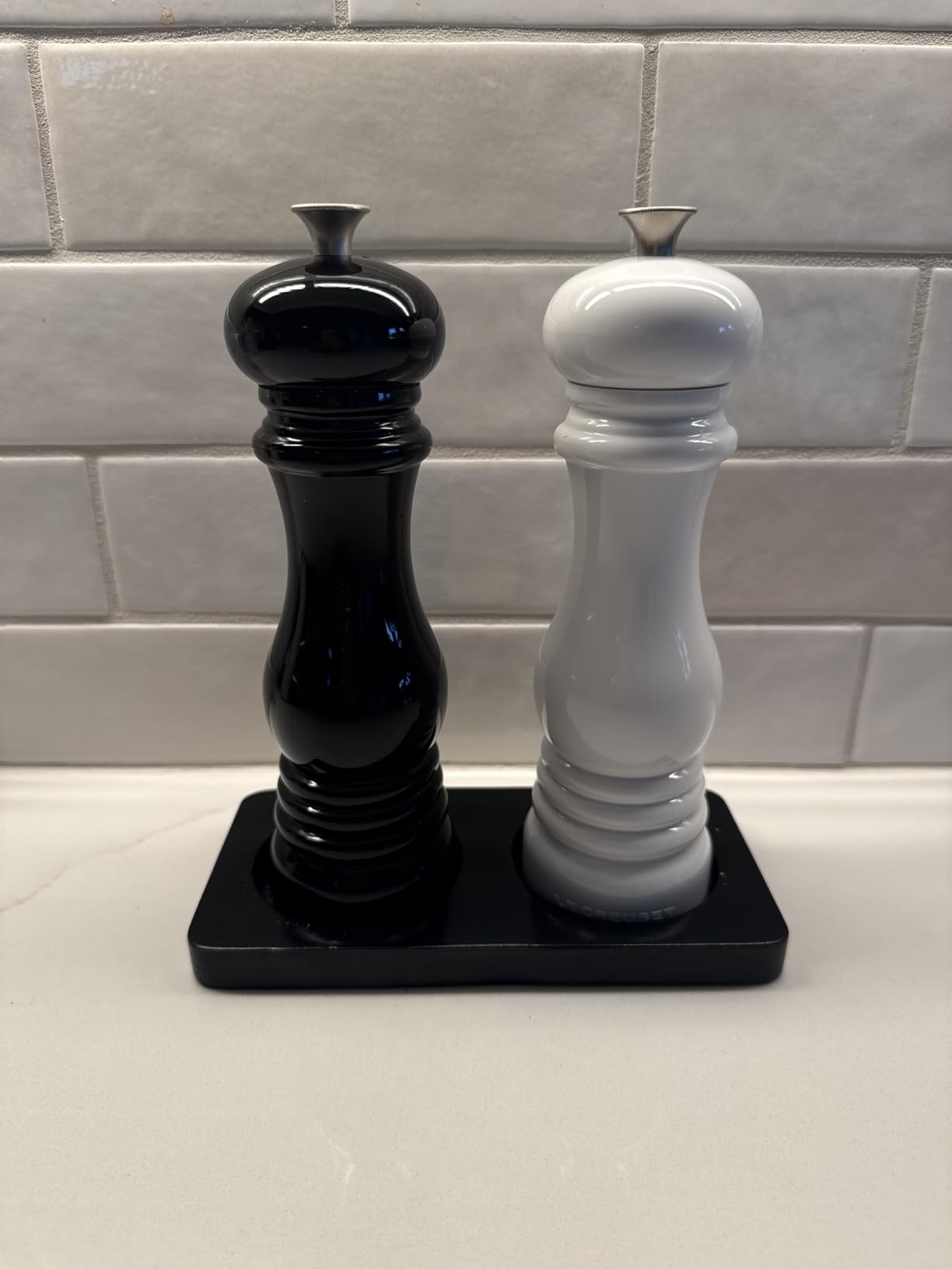 Le Creuset Salt and Pepper Mill Set, 8