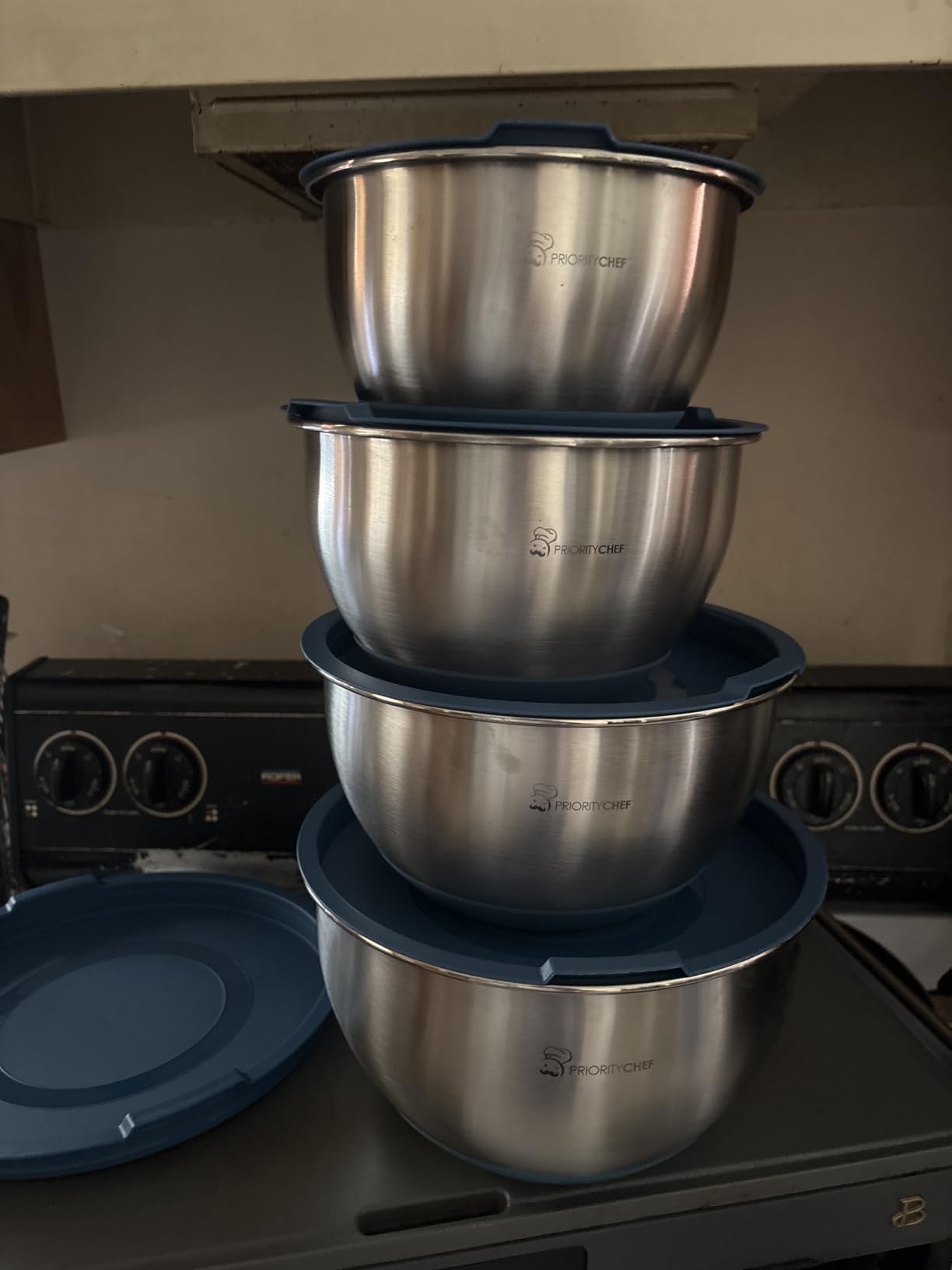 Priority Chef Premium Mixing Bowls With Lids Set, Airtight Lids, Thicker Stainless Steel, Non-Slip Base, 5 Nesting Steel Bowls for Kitchen, Large Prep Metal Bowl Set 1.5/2/3/4/5 Qt, Black customer photo 1