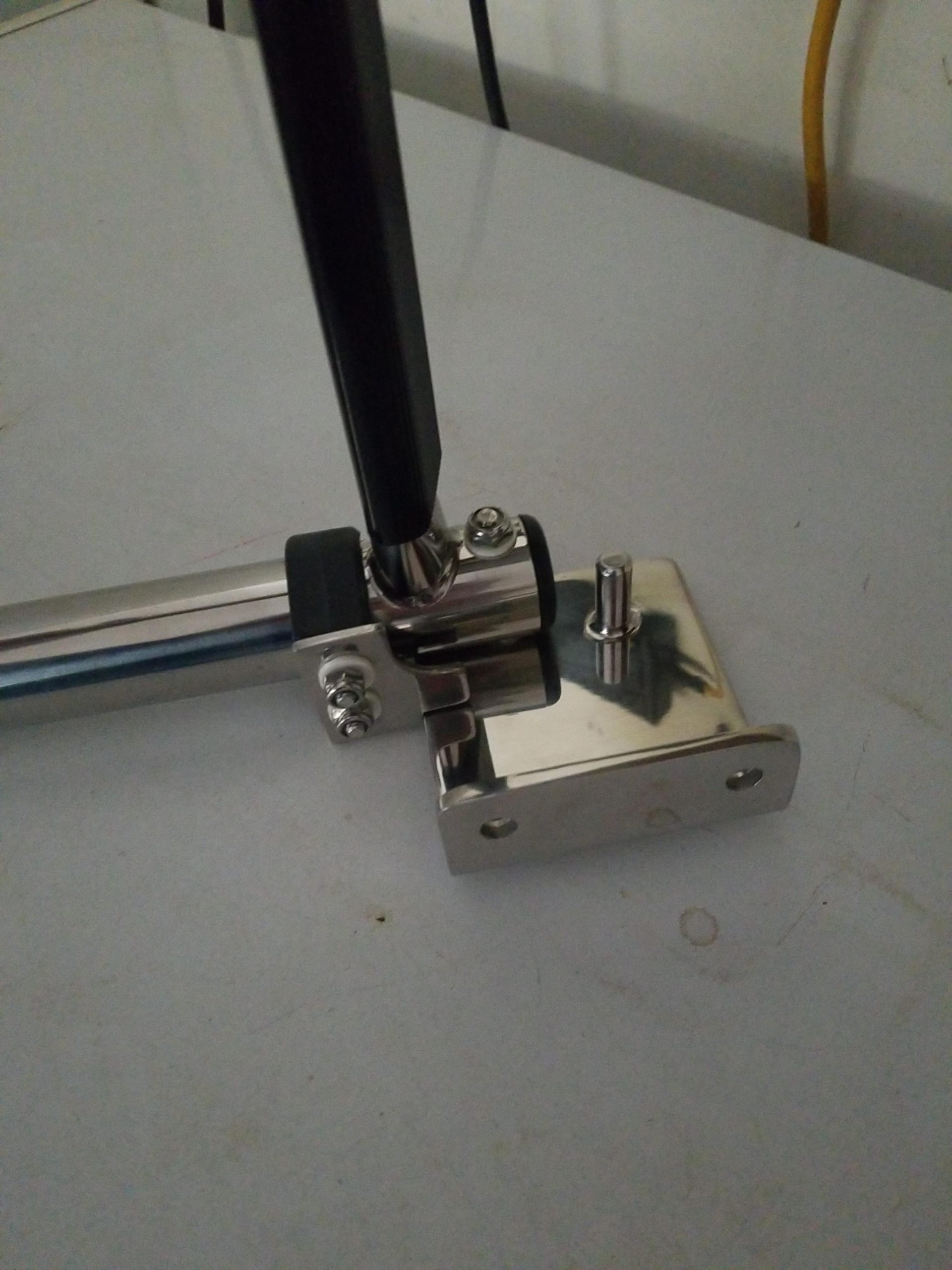 Attwood Telescoping Transom Ladder, 4-Step, Self-Lock Transom Mount Brackets, Stainless Steel, Rated to 400 Pounds, 19684 customer photo 2