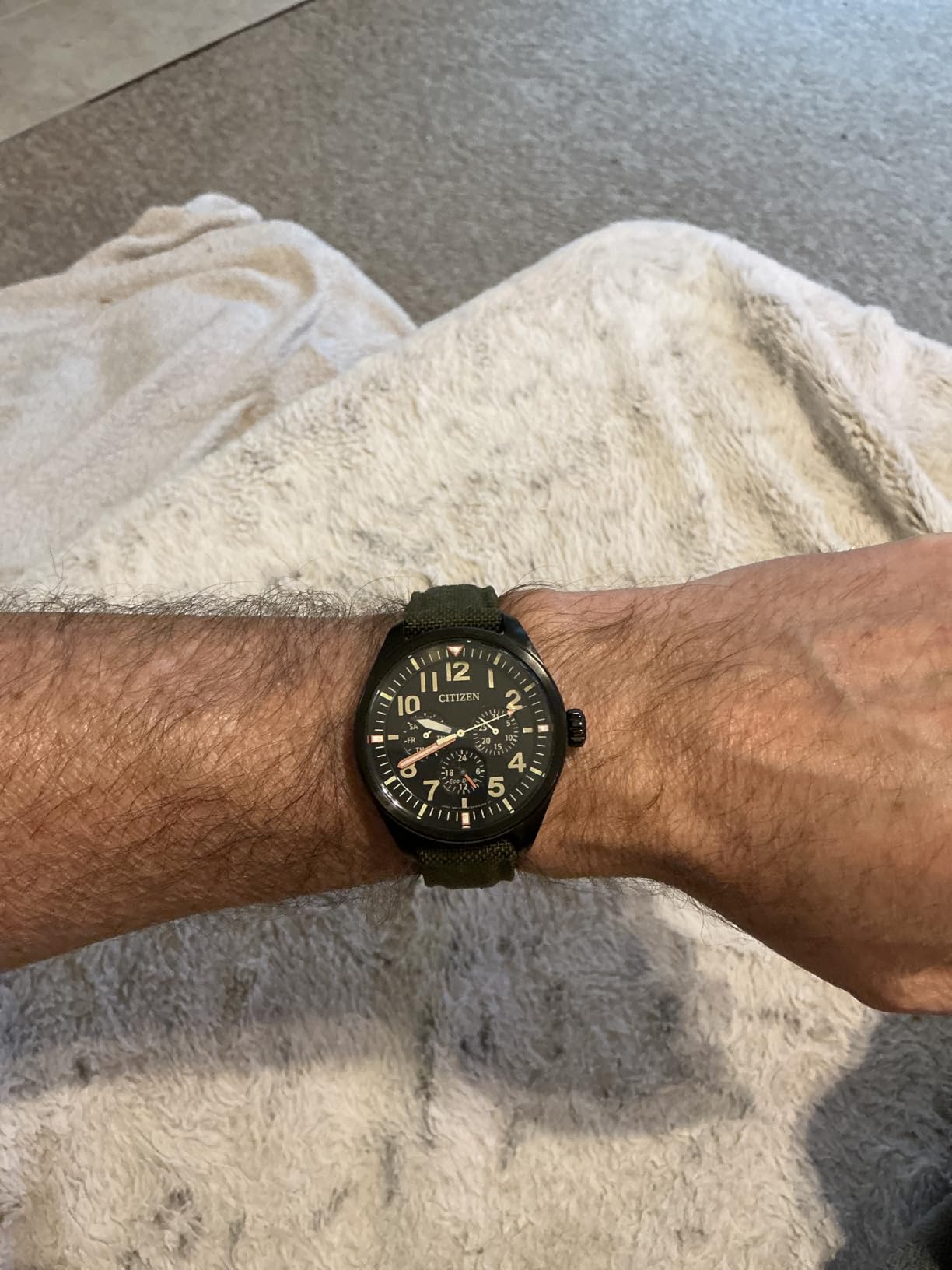 Citizen Men's Eco-Drive Weekender Garrison Field Watch, Stainless Steel, Olive Green Nylon Strap, Black Dial customer photo 1