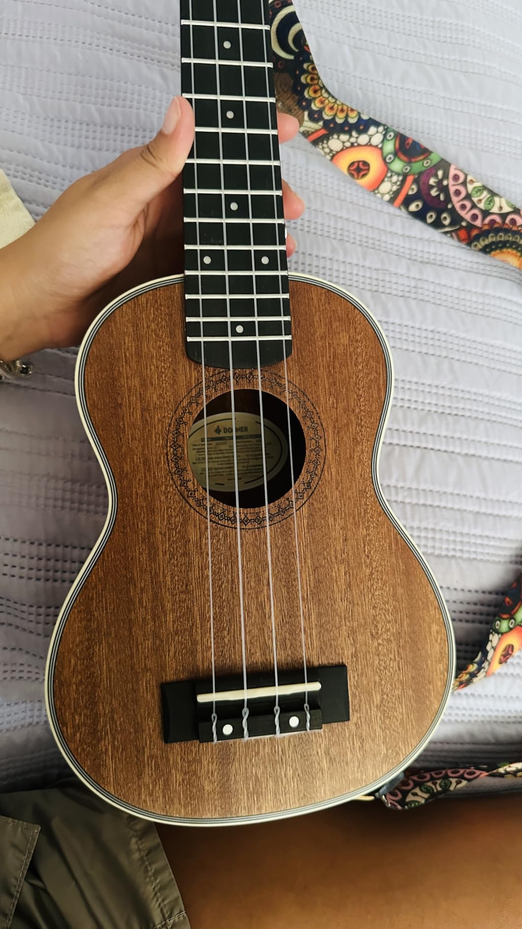 Donner Concert Ukulele Beginner Mahogany 23 Inch Ukelele Kit DUC-1 with Free Online Lesson, Gig Bag, Strap, Nylon String, Tuner, Picks, Cloth customer photo 1