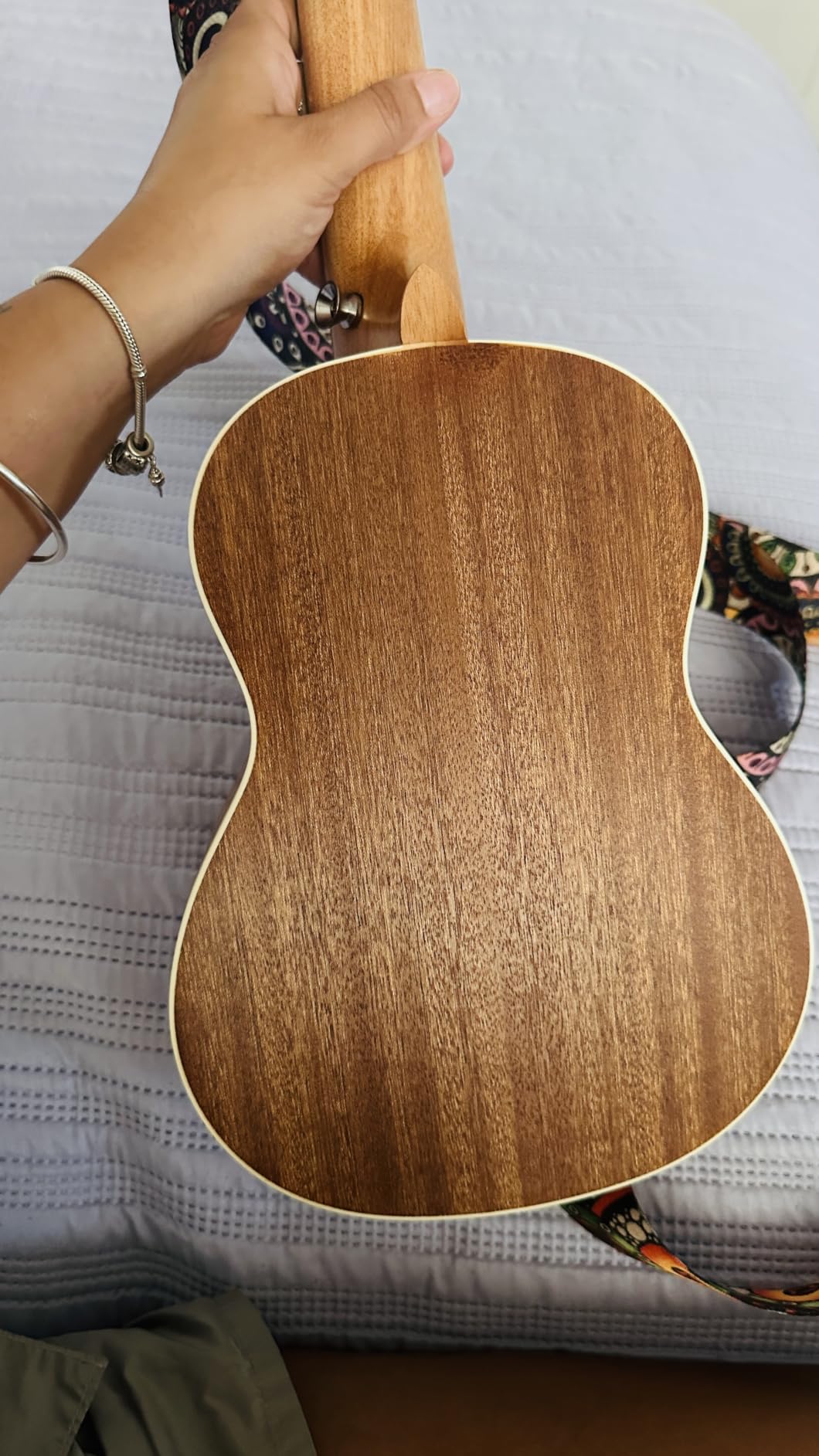 Donner Concert Ukulele Beginner Mahogany 23 Inch Ukelele Kit DUC-1 with Free Online Lesson, Gig Bag, Strap, Nylon String, Tuner, Picks, Cloth customer photo 2