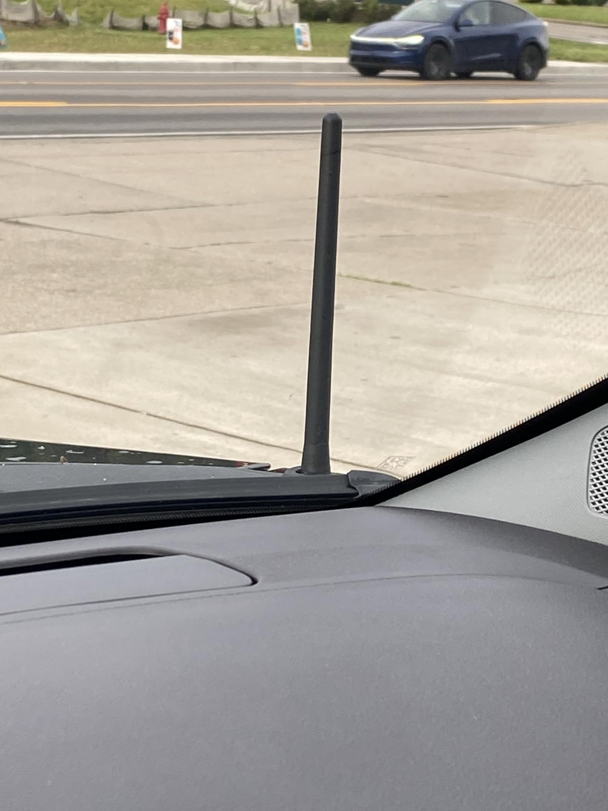 Short Antenna Replacement for Ford F-250 (2017-2027) USA Stainless Steel Threading, Car Wash Proof, Enhanced Reception 6 3/4 Inch Rubber Truck Antenna with Internal Copper Coil customer photo 1