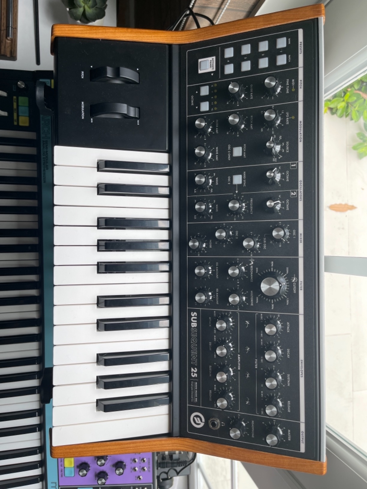 MOOG Subsequent 37 Paraphonic Analog Synthesizer | 37 Semi Weighted Keys, Headphone Amp, 256 Presets, Screen and Software Editor customer photo 2
