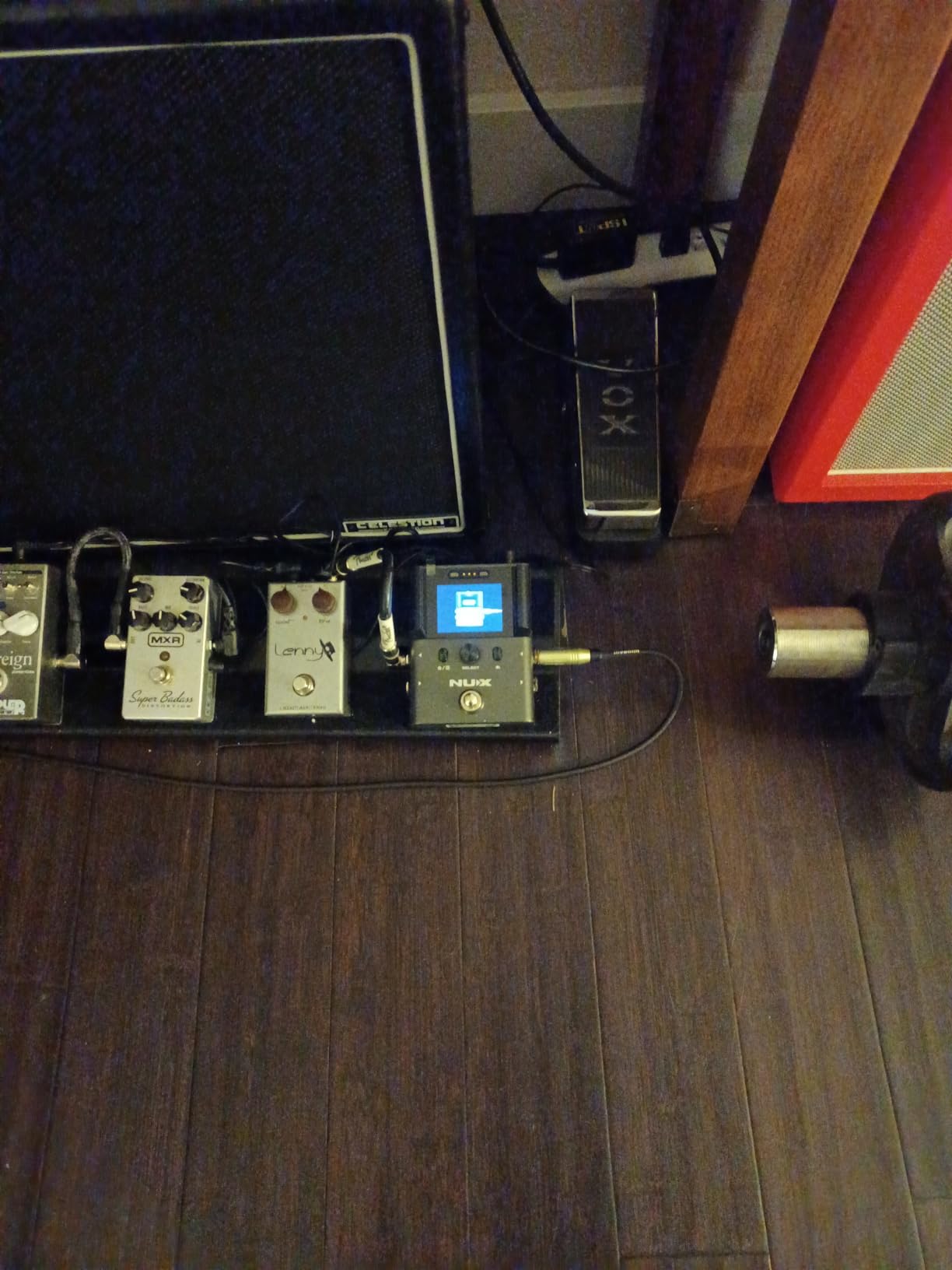 NUX B-8 2.4GHz Wireless System for Guitar, Bass, Various Instruments with Electronic Pickups, Built in Booster/Tuner, 6-Level Stability, Intelligent Frequency Hopping customer photo 1