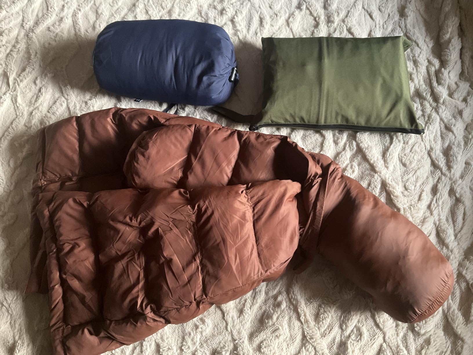 Amazon Essentials Women's Lightweight Water-Resistant Packable Hooded Puffer Coat (Available in Plus Size) customer photo 1