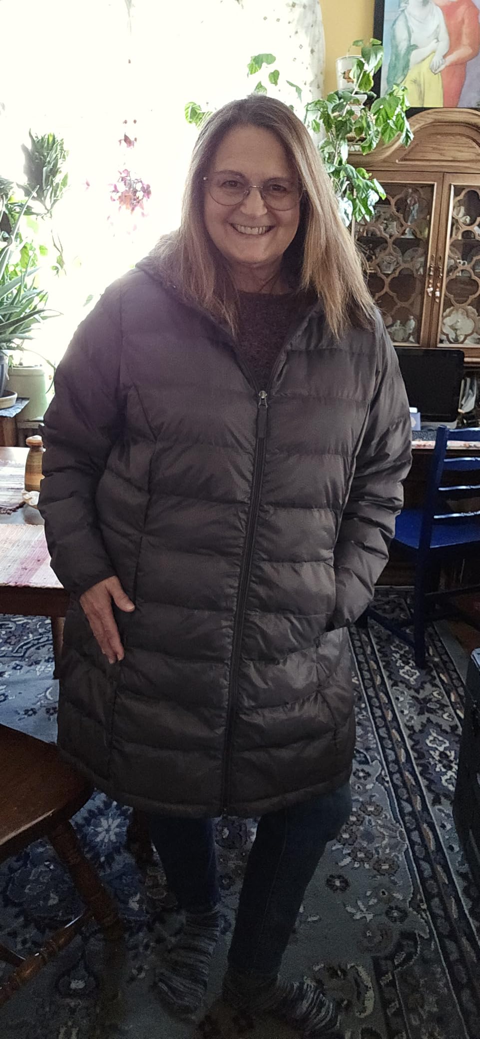 Amazon Essentials Women's Lightweight Water-Resistant Packable Hooded Puffer Coat (Available in Plus Size) customer photo 2