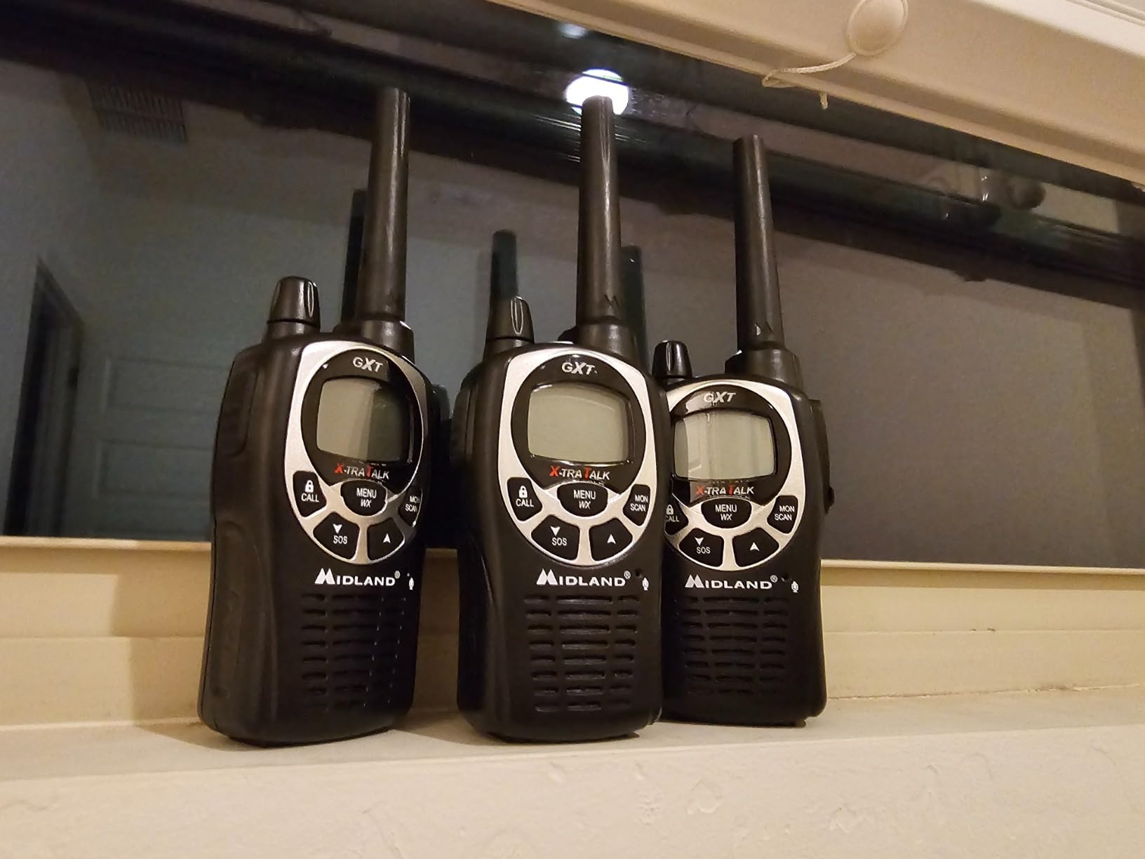 Midland GXT1000X3VP4 GMRS Two-Way Radio (50-Channel, Long Range, 142 Privacy Codes, SOS, NOAA, Rechargeable Battery, Black/Silver, 3-Pack) customer photo 2