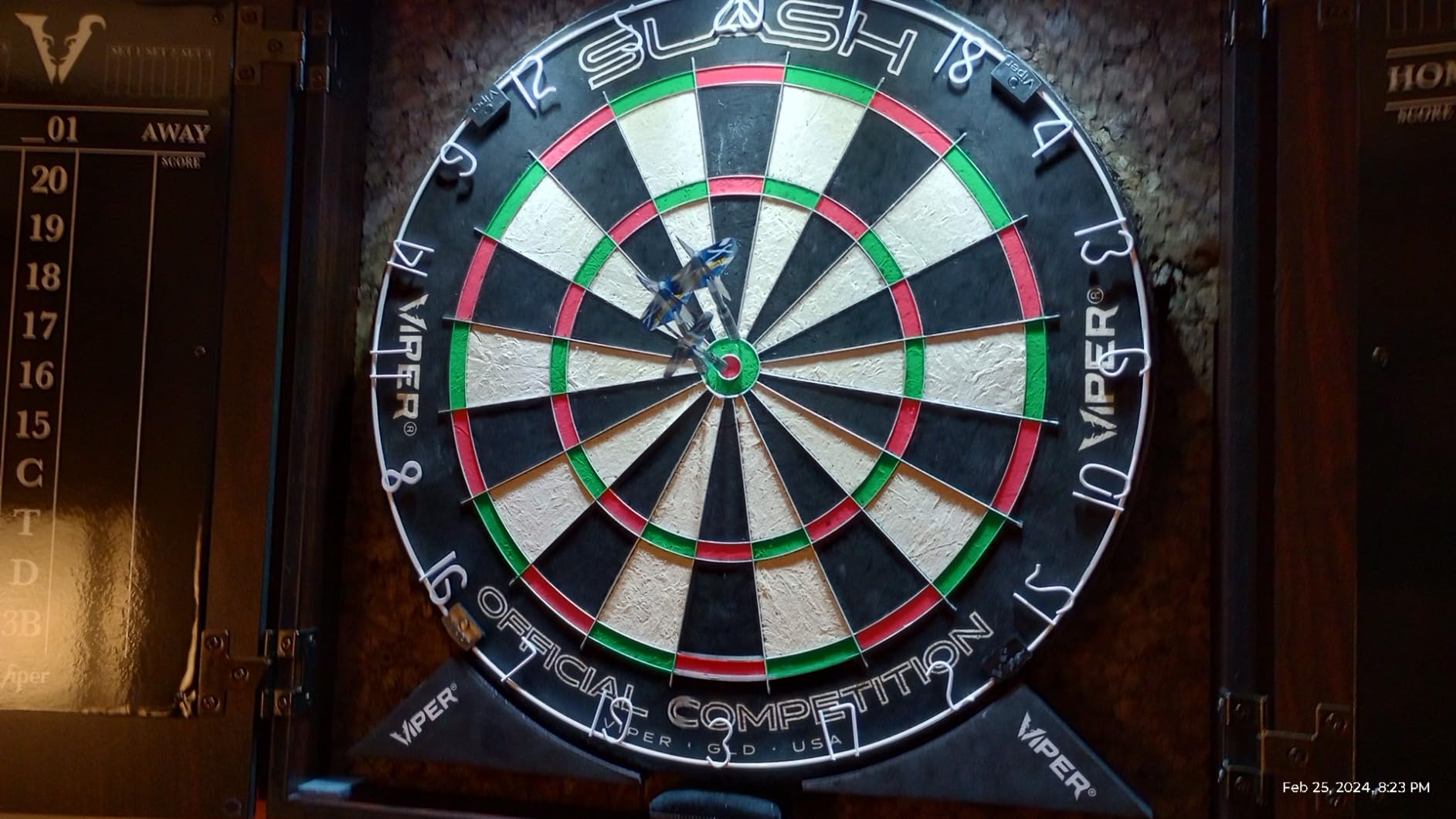 Viper Slash Official Competition Bristle Steel Tip Dartboard, WDF Accredited with Staple-Free Ultra-Thin Metal Wiring, Self-Healing Professional-Grade African Sisal, Magnetic Dart Holders customer photo 1