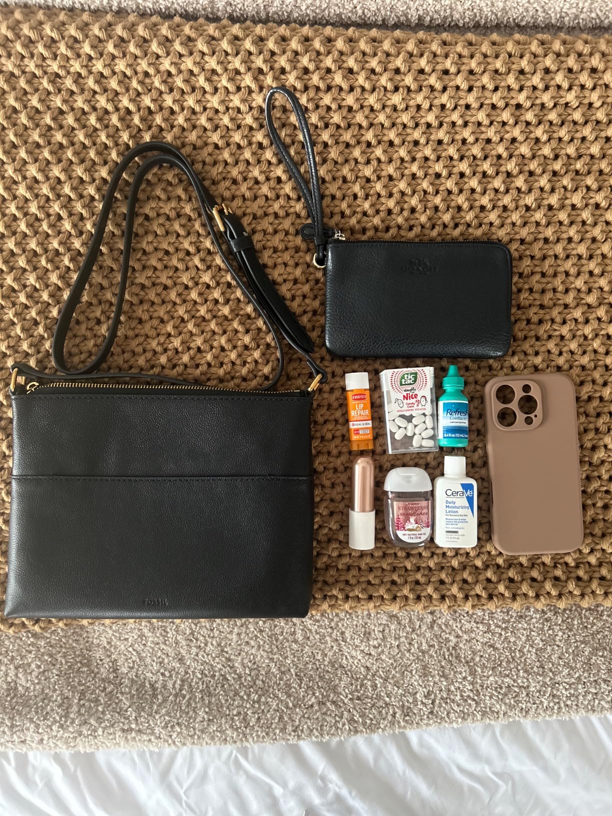 Fossil Women's Harper Leather Small Flap Crossbody Purse Handbag for Women customer photo 1