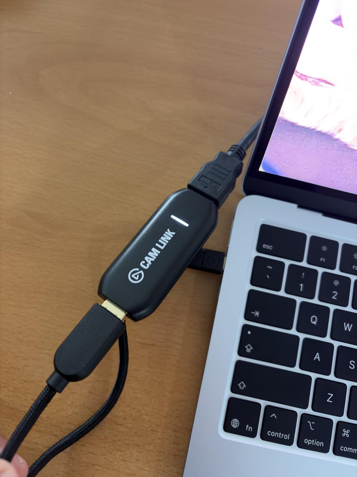 Elgato Cam Link 4K Capture Card for DSLR, Camcorder, Action Cam | HDMI to USB 3.0, Stream in 1080p60 or 4K30/60, Ultra-low latency, Works with OBS, Zoom, Discord, PC/Mac/iPad compatible customer photo 2